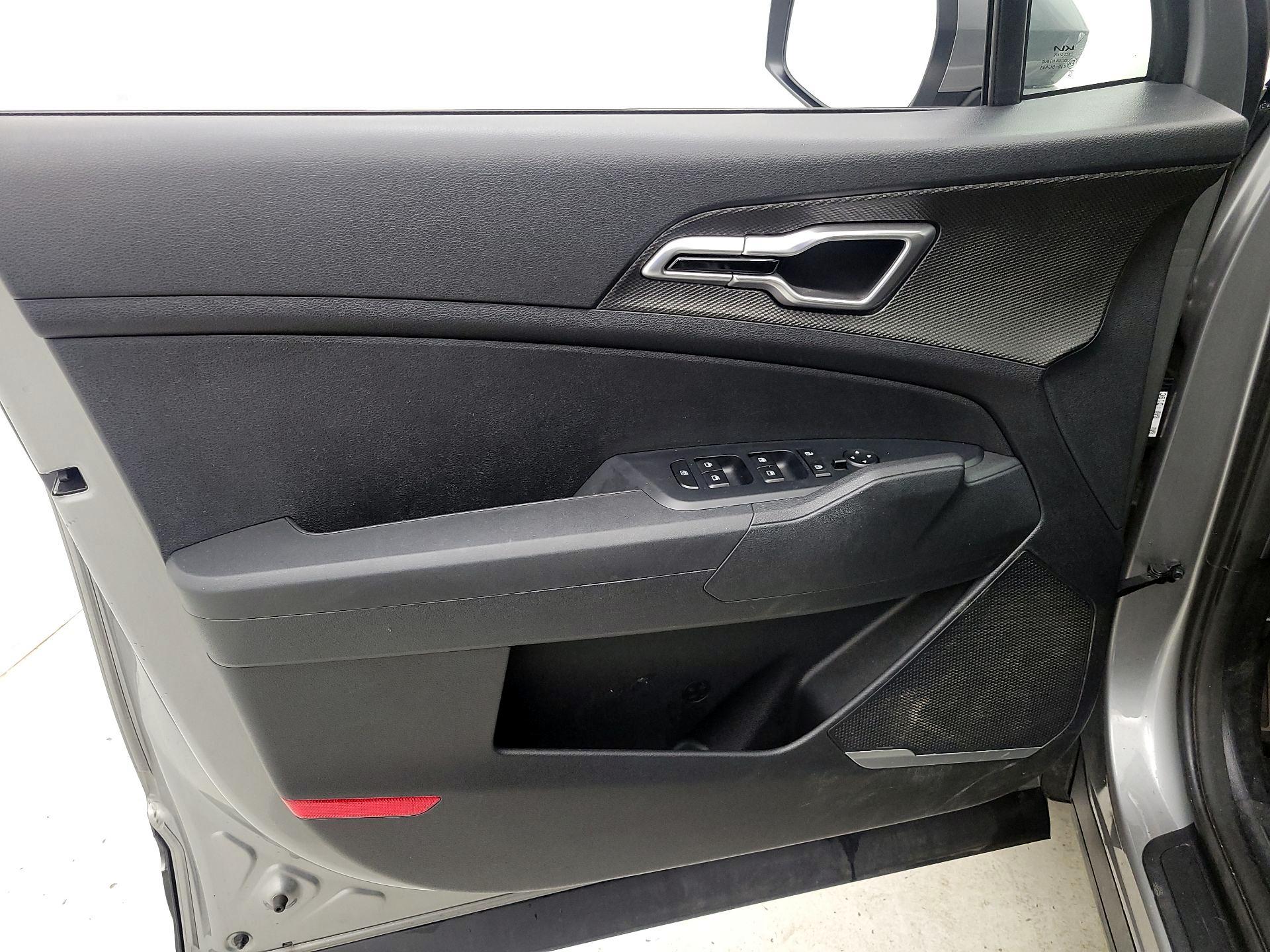 Thumbnail: 2025 Kia Sportage - 12