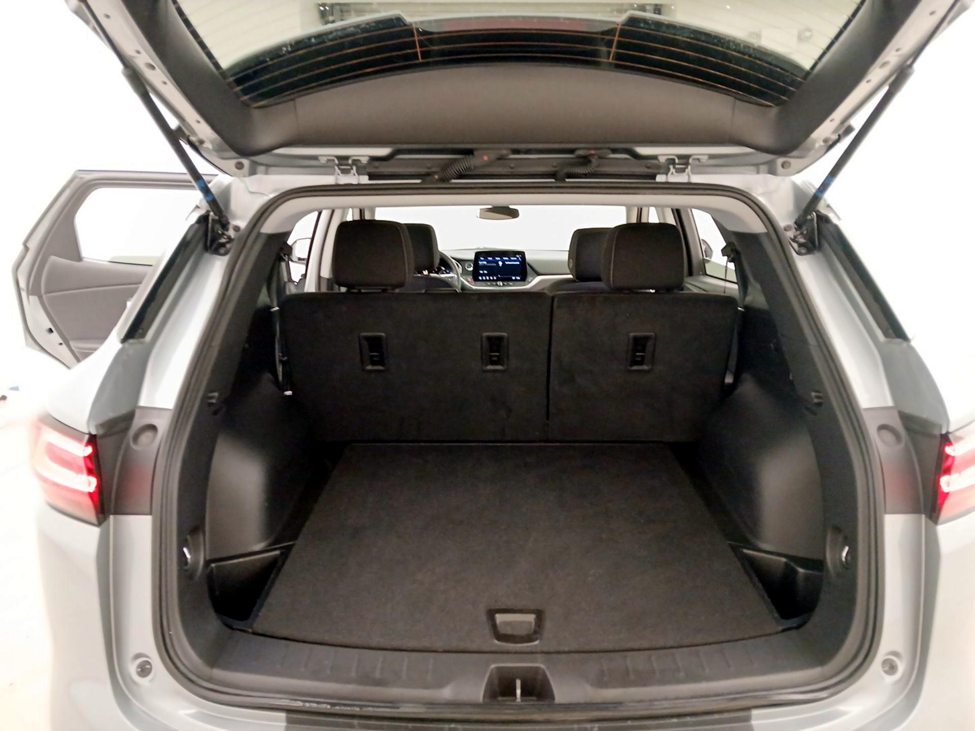 Thumbnail: 2025 Chevrolet Blazer - 19