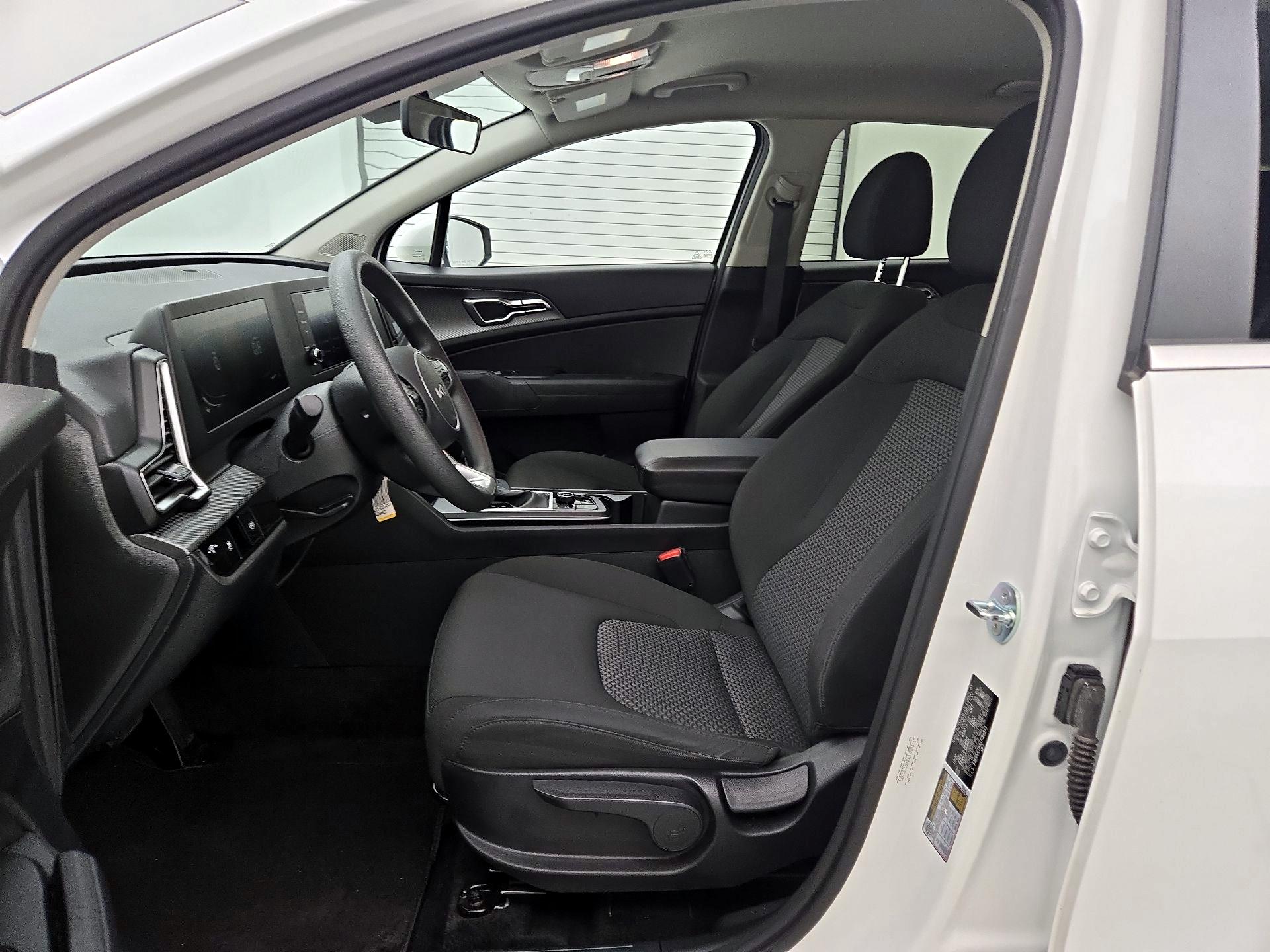 Thumbnail: 2025 Kia Sportage - 11