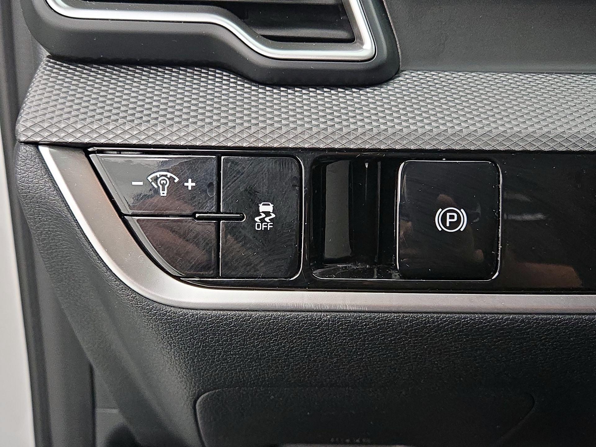 Thumbnail: 2025 Kia Sportage - 13