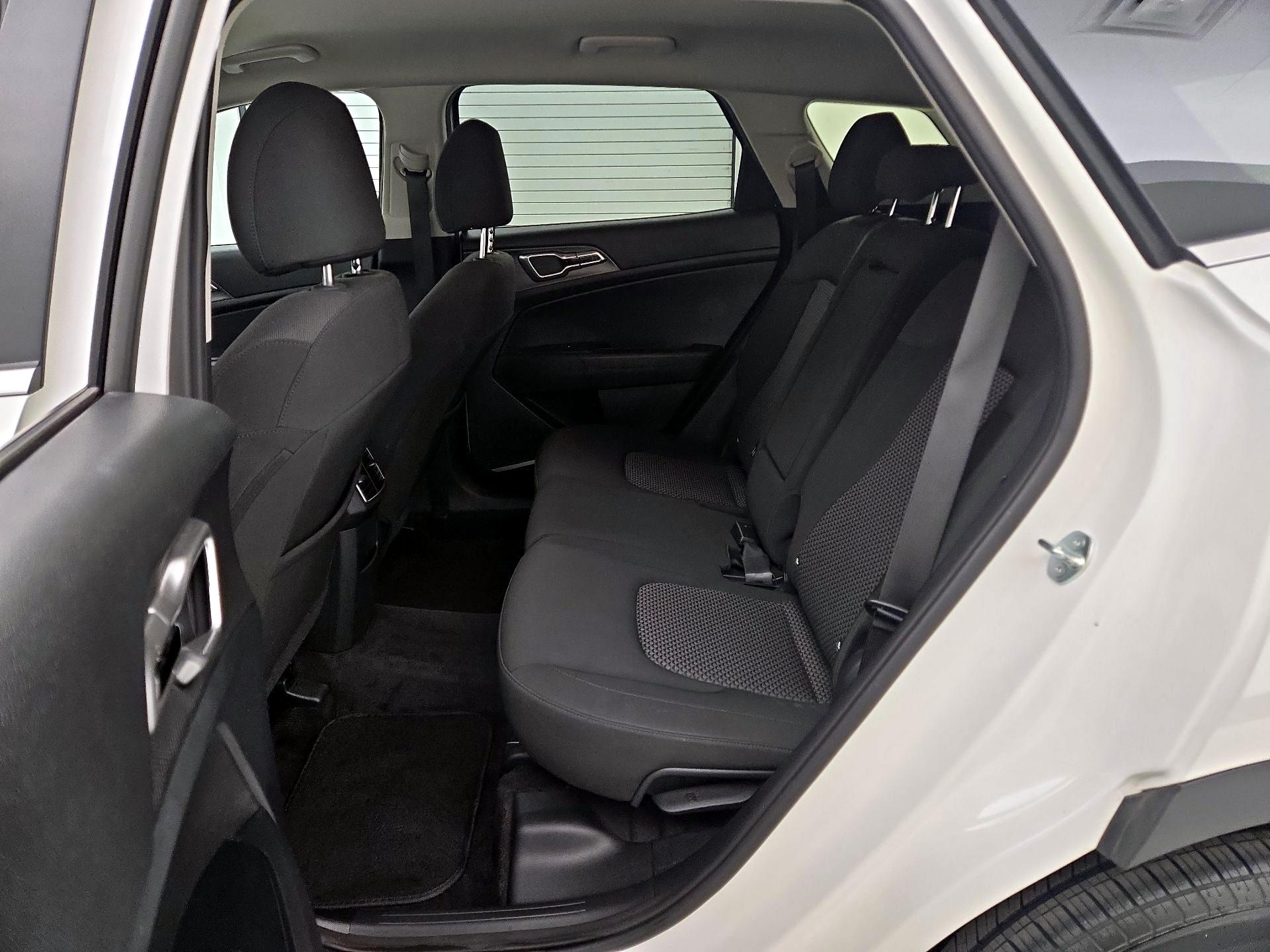 Thumbnail: 2025 Kia Sportage - 19