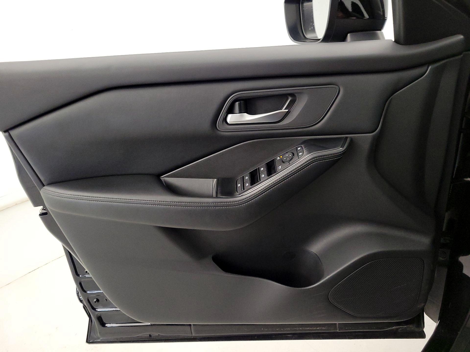 Thumbnail: 2025 Nissan Rogue - 12