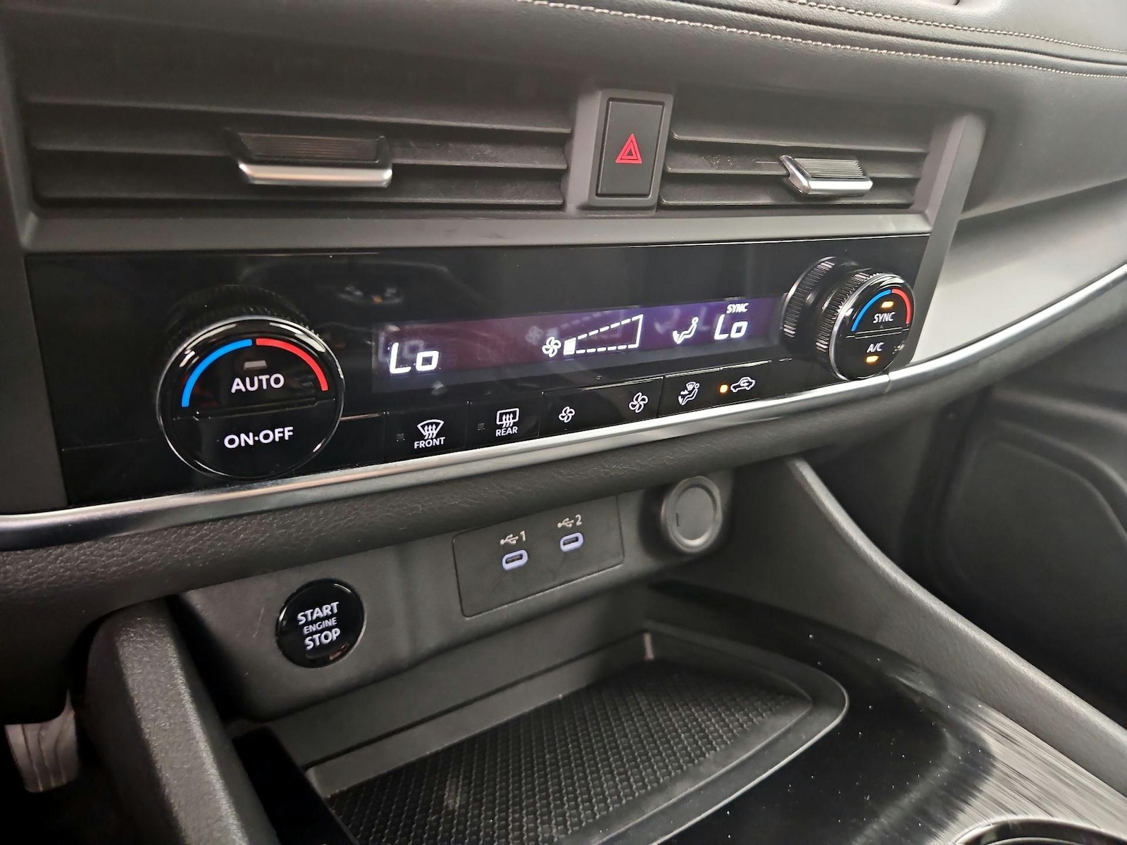 2025 Nissan Rogue SV - Photo 17