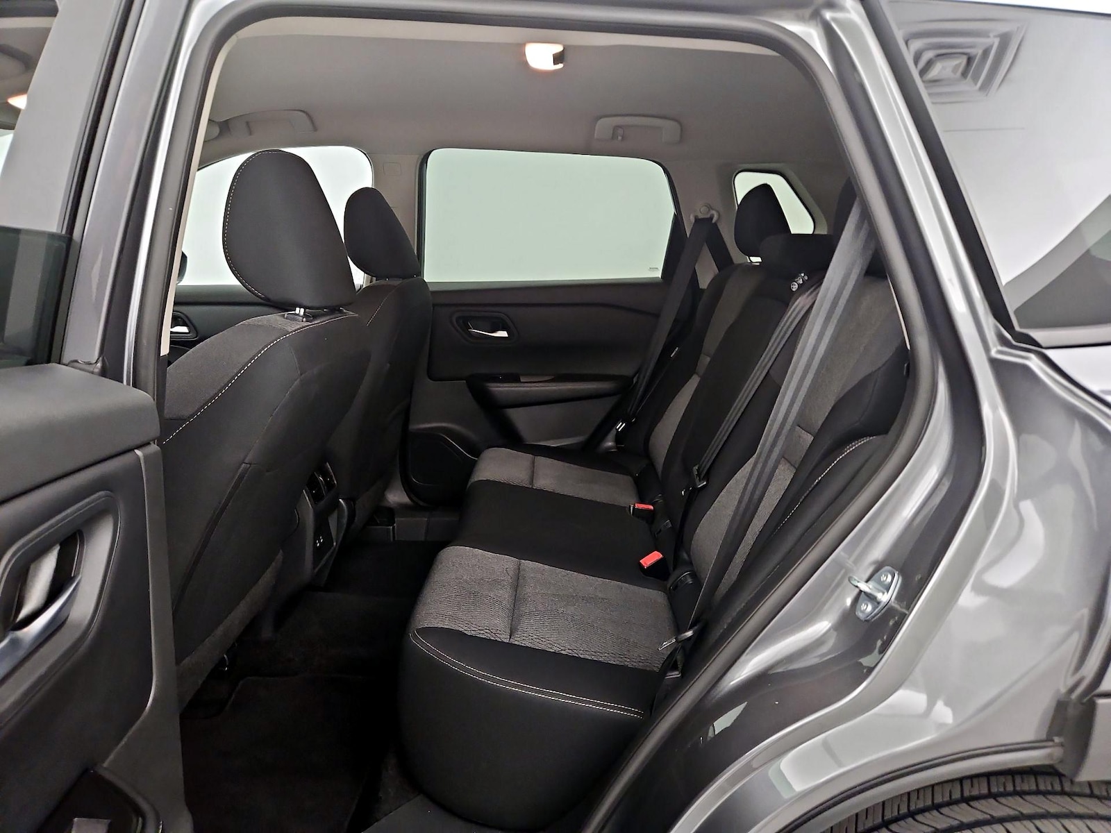 2025 Nissan Rogue SV - Photo 20