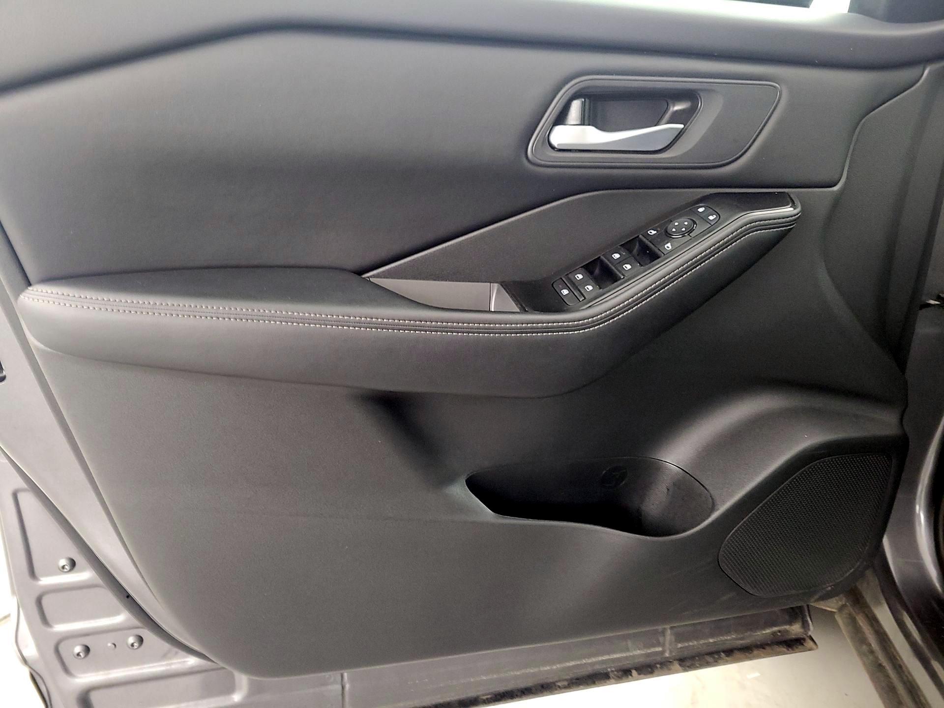 Thumbnail: 2025 Nissan Rogue - 12