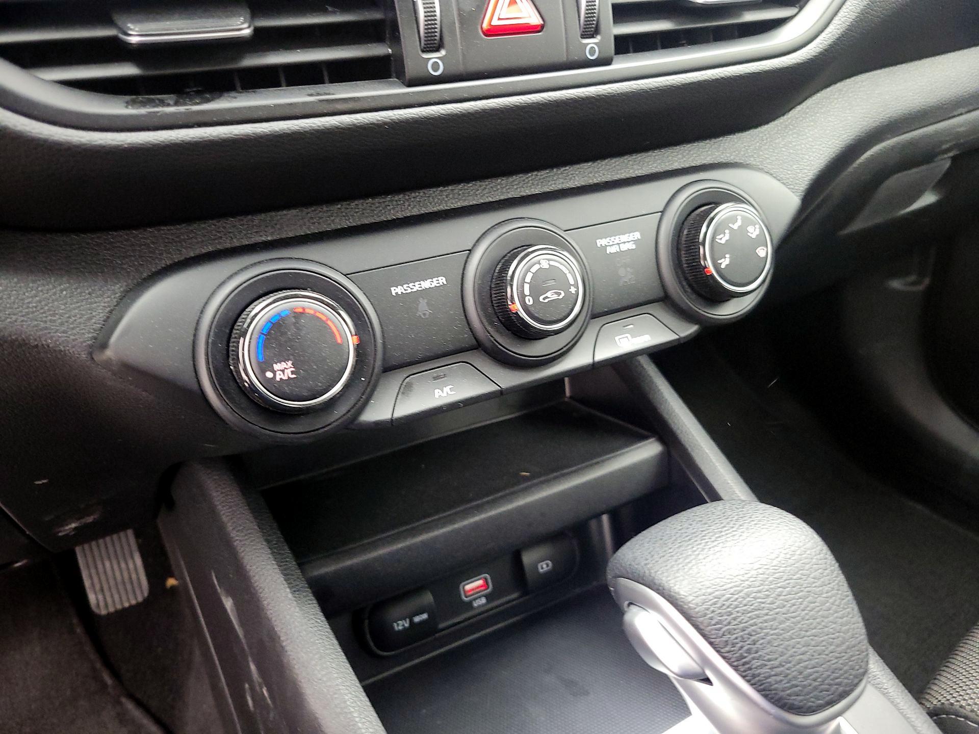 Thumbnail: 2024 Kia Forte - 15