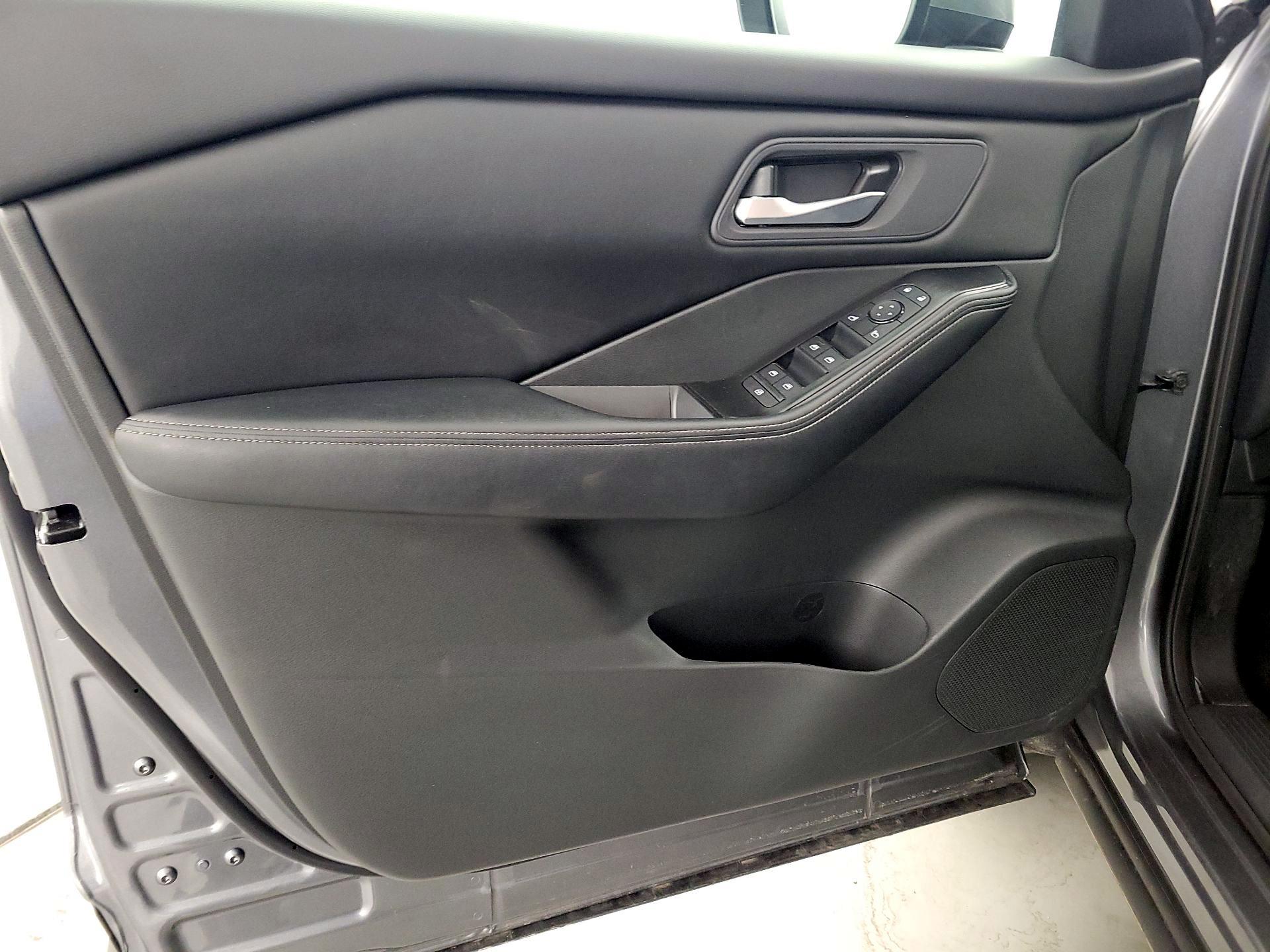 Thumbnail: 2025 Nissan Rogue - 12