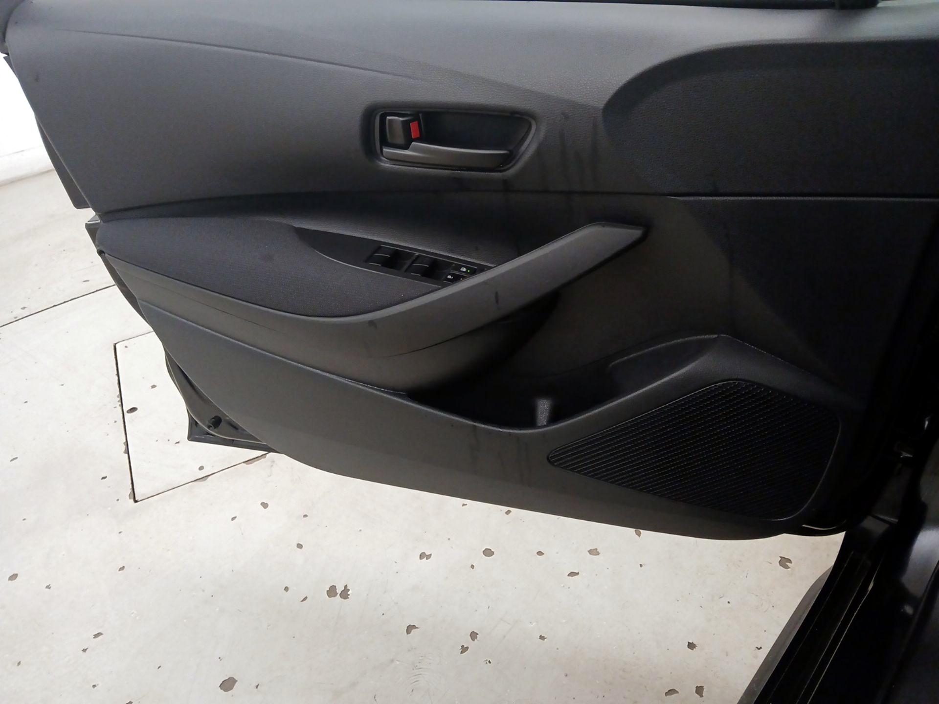 Thumbnail: 2025 Toyota Corolla - 12