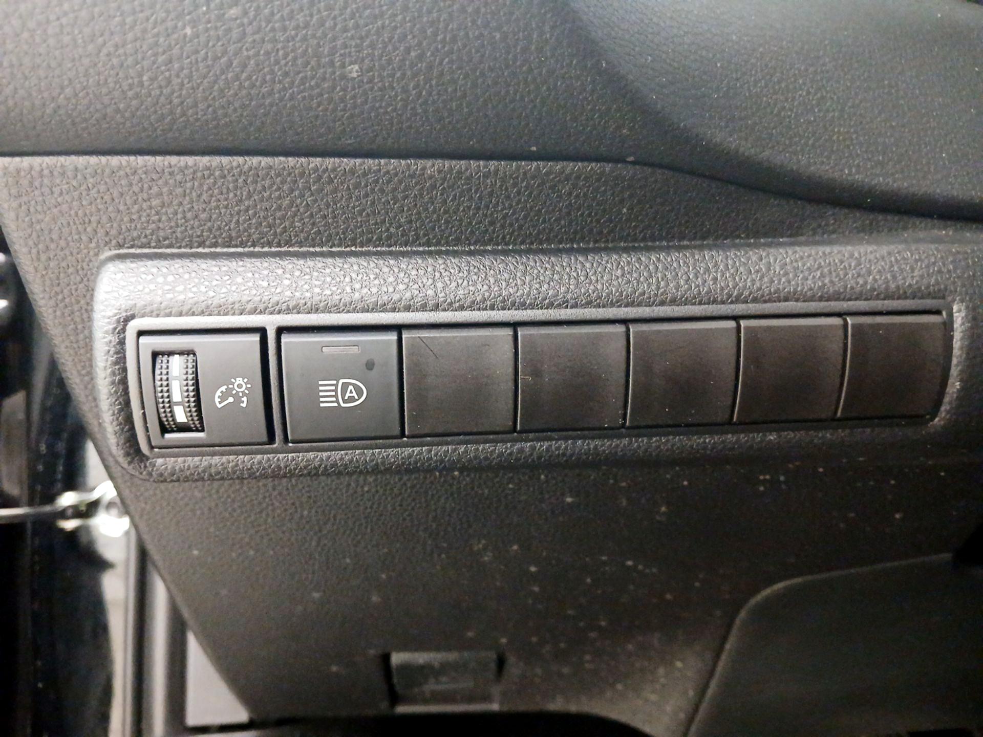 Thumbnail: 2025 Toyota Corolla - 13