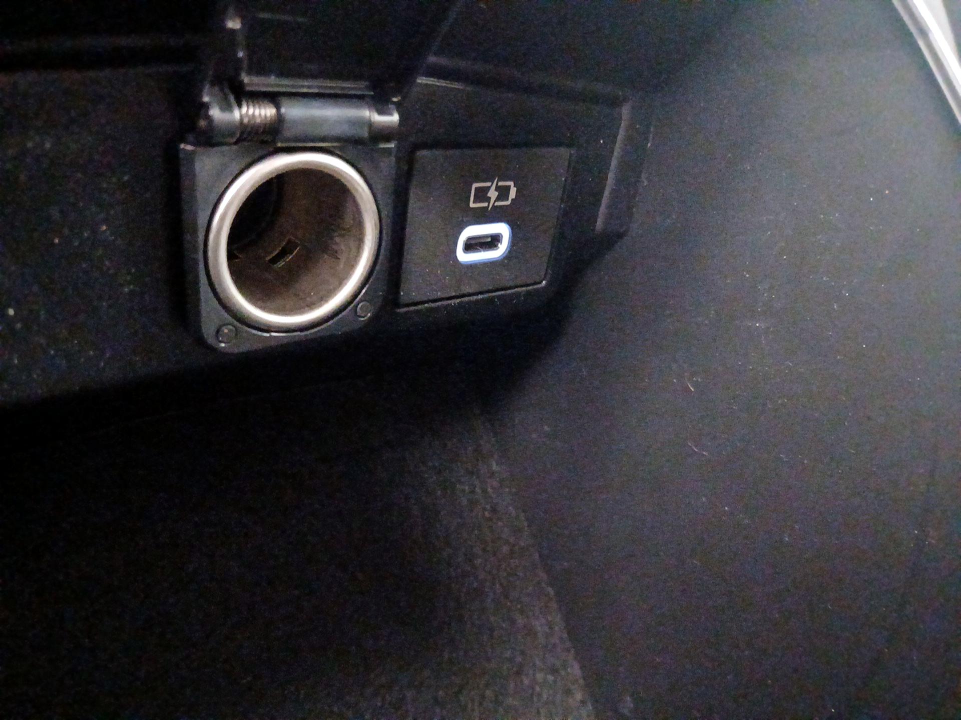 Thumbnail: 2025 Toyota Corolla - 18