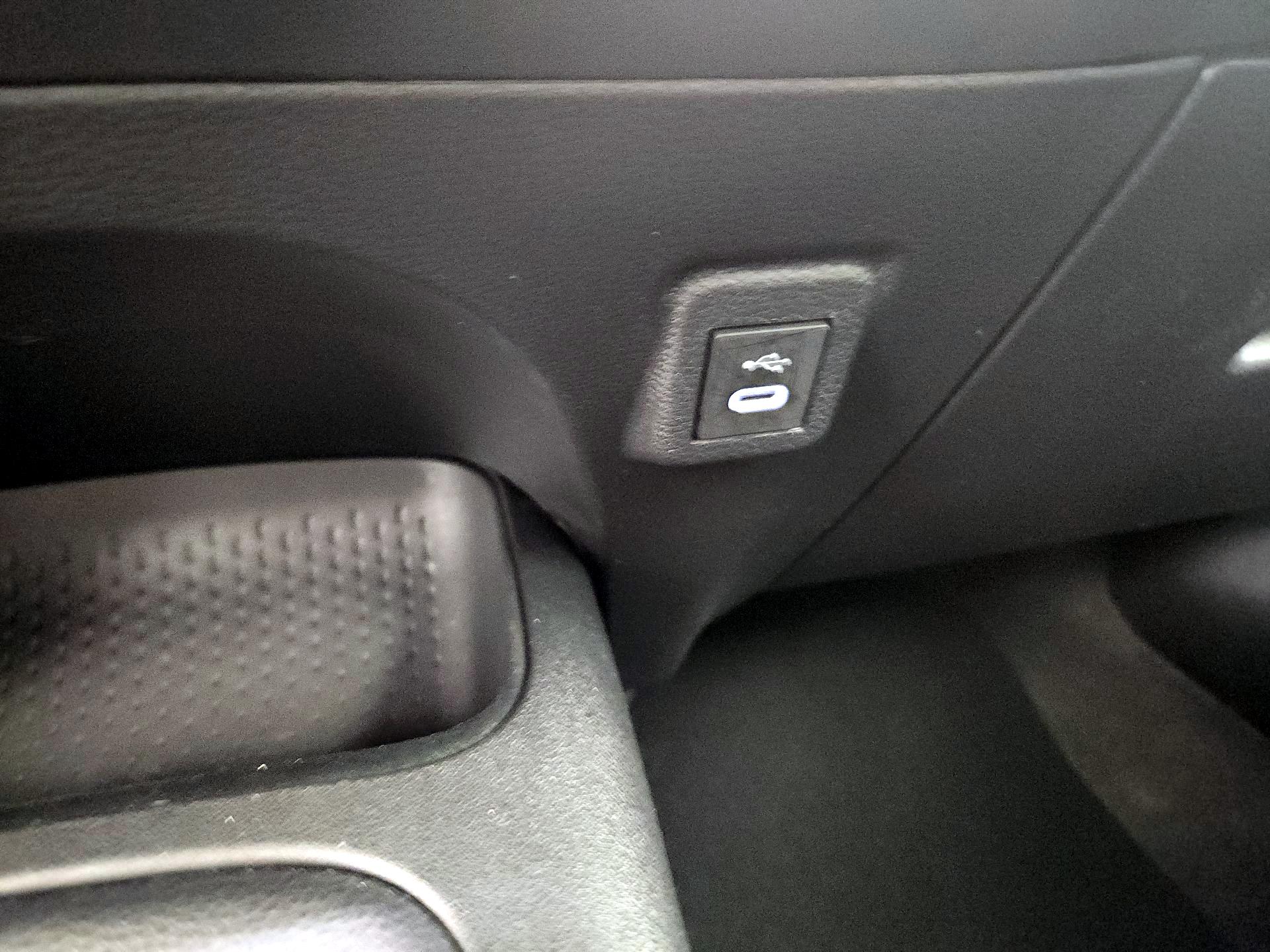 Thumbnail: 2025 Toyota Corolla - 19