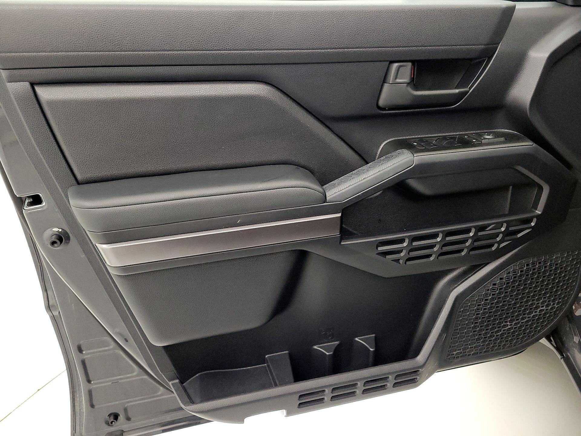 Thumbnail: 2025 Toyota 4Runner - 12