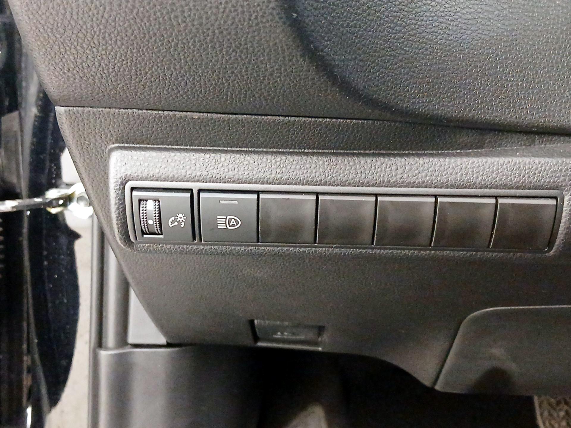 Thumbnail: 2025 Toyota Corolla - 13