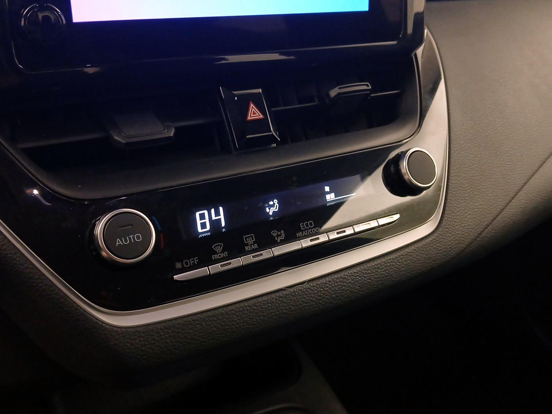 Thumbnail: 2025 Toyota Corolla - 17