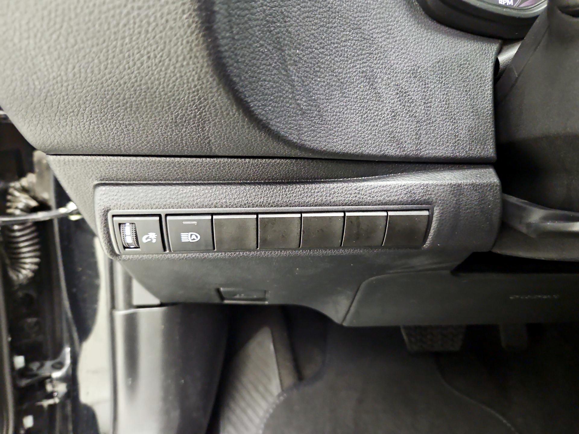 Thumbnail: 2025 Toyota Corolla - 13