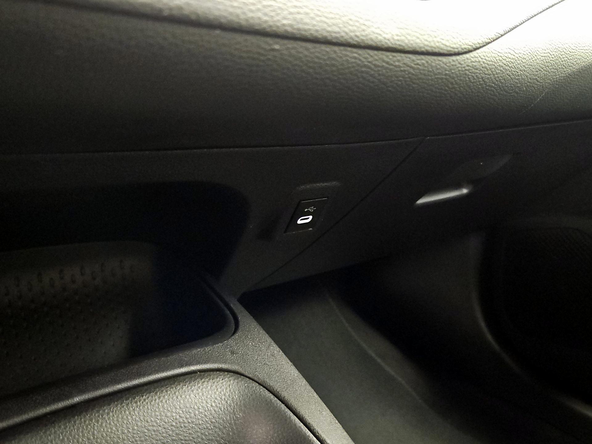 Thumbnail: 2025 Toyota Corolla - 18