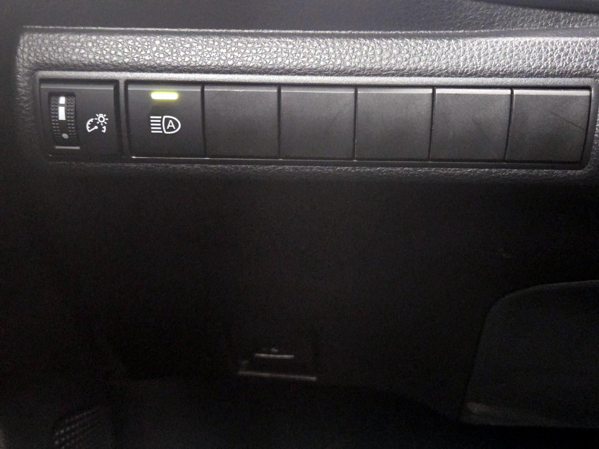 Thumbnail: 2025 Toyota Corolla - 13