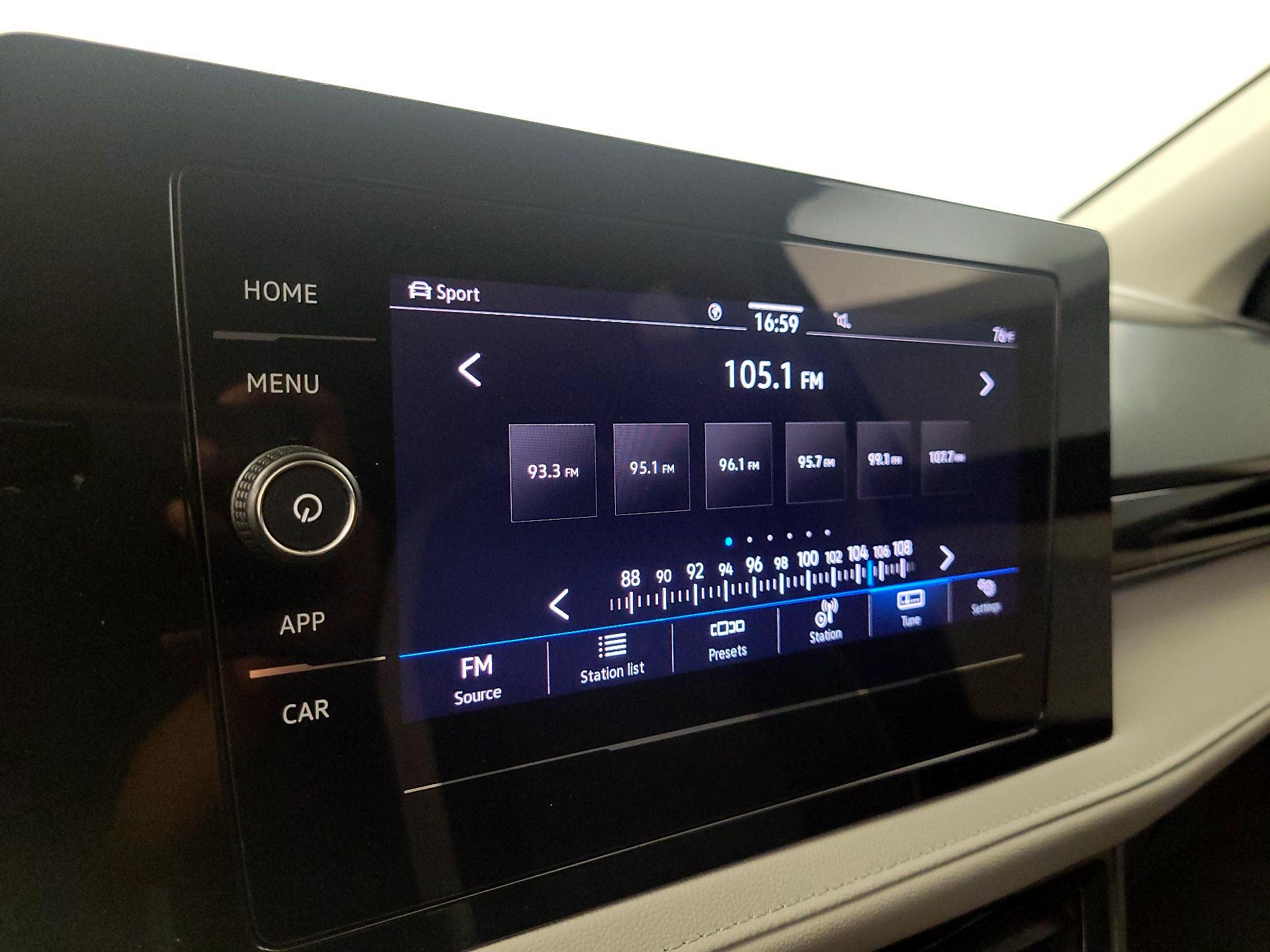 Thumbnail: 2025 Volkswagen Taos - 15