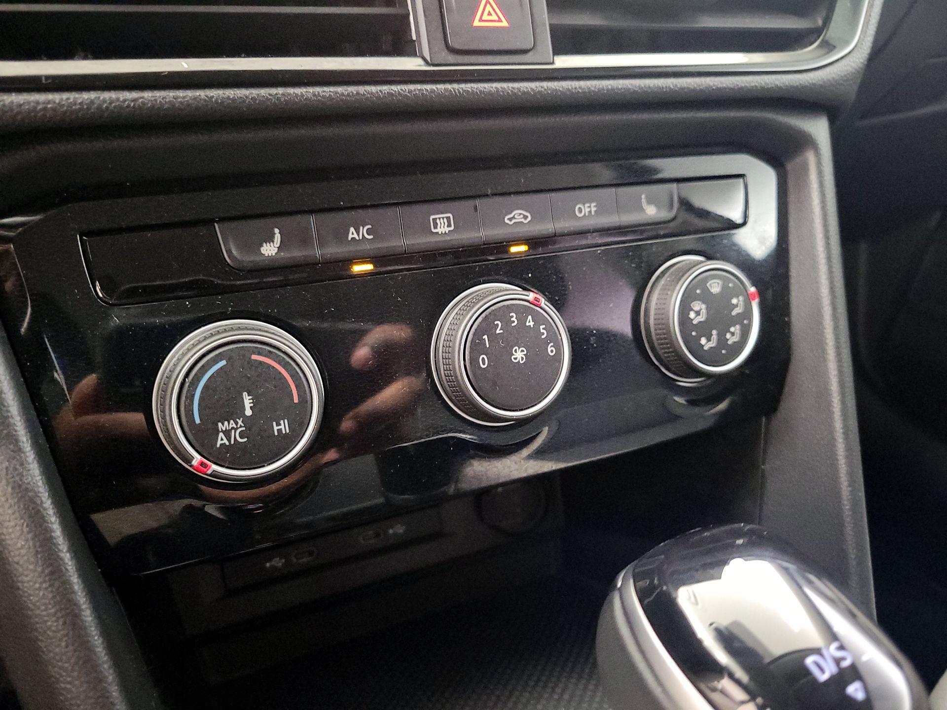 Thumbnail: 2025 Volkswagen Taos - 16