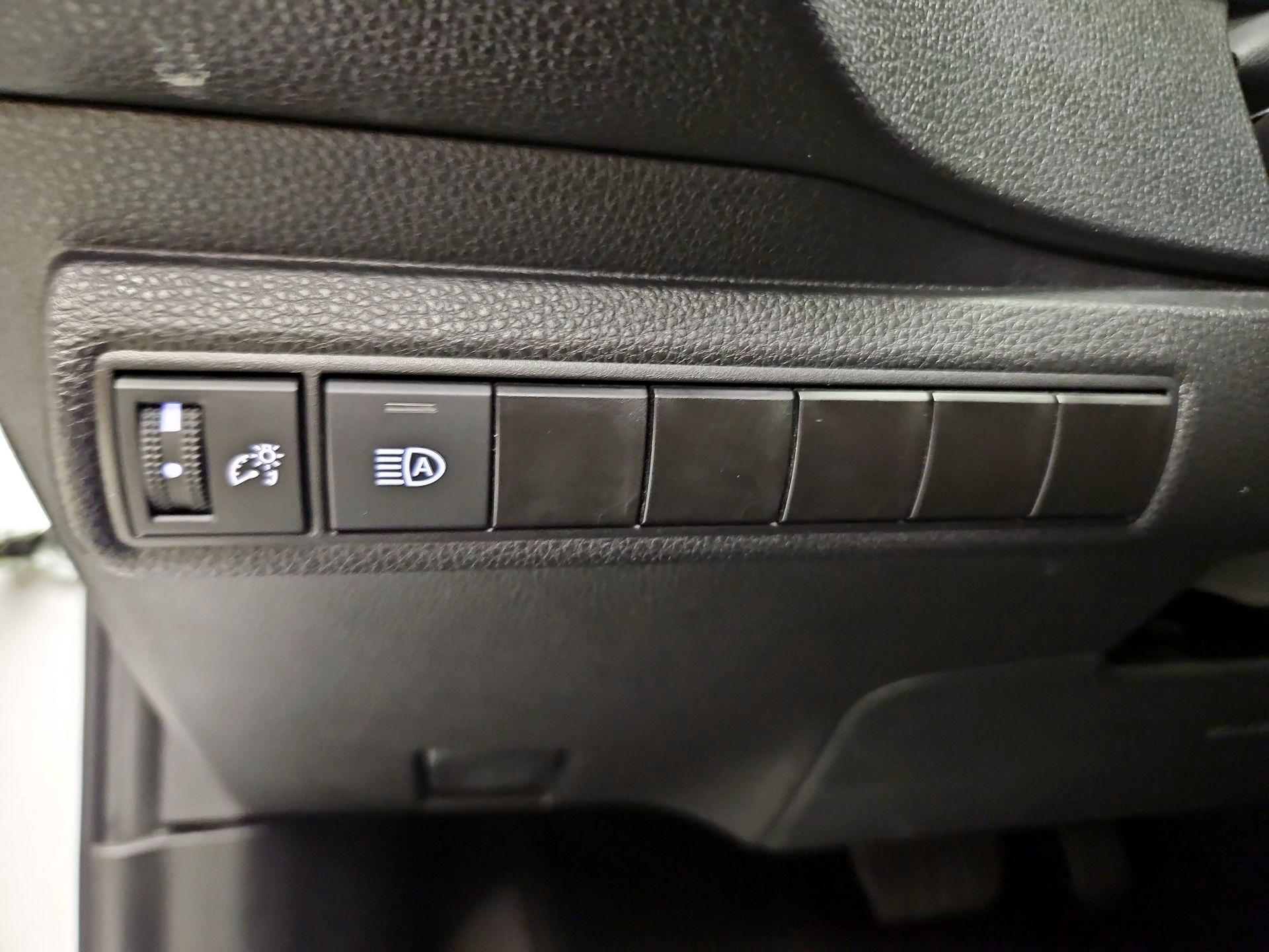 Thumbnail: 2025 Toyota Corolla - 13