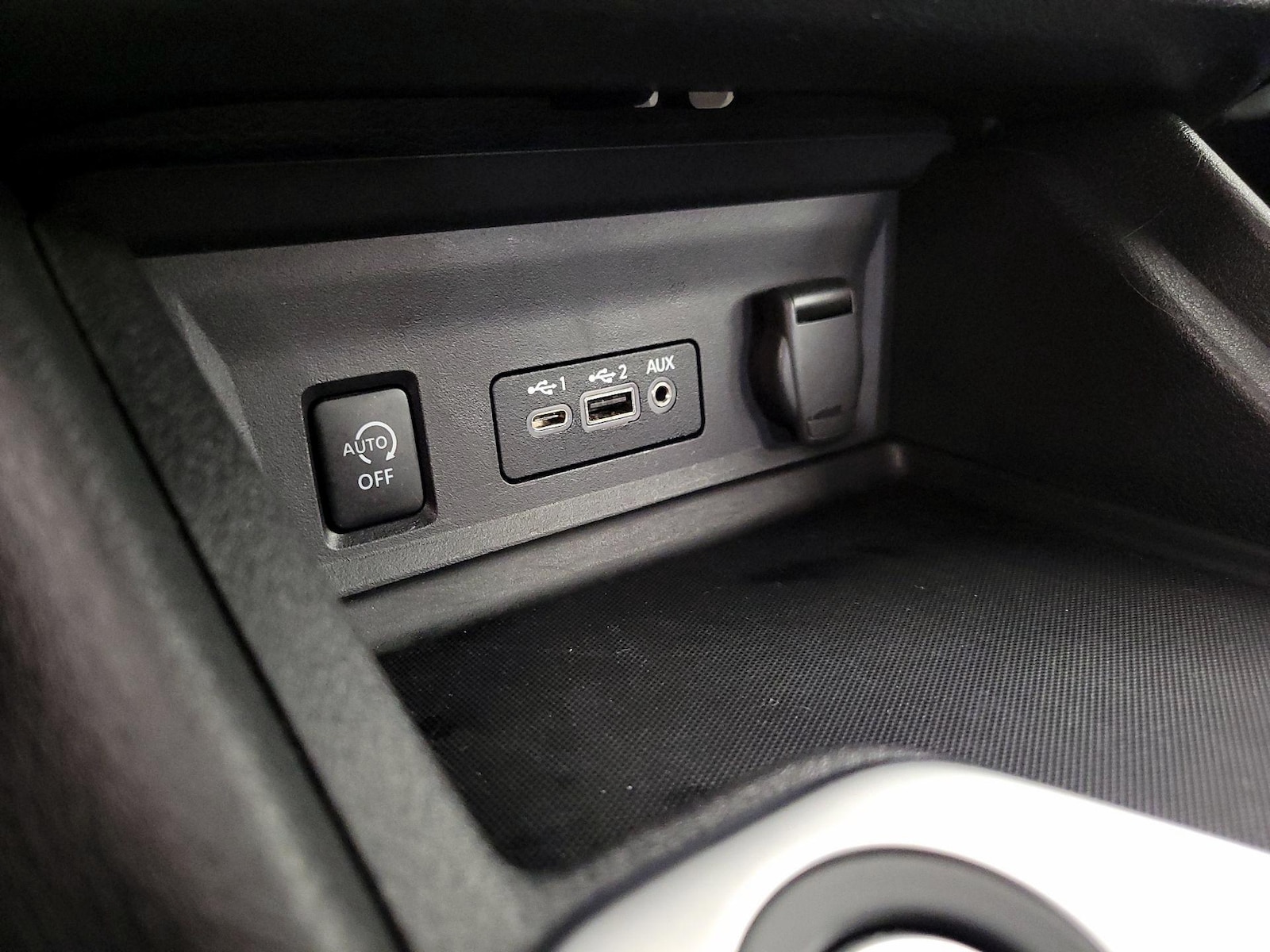 2024 Nissan Sentra SV - Photo 19