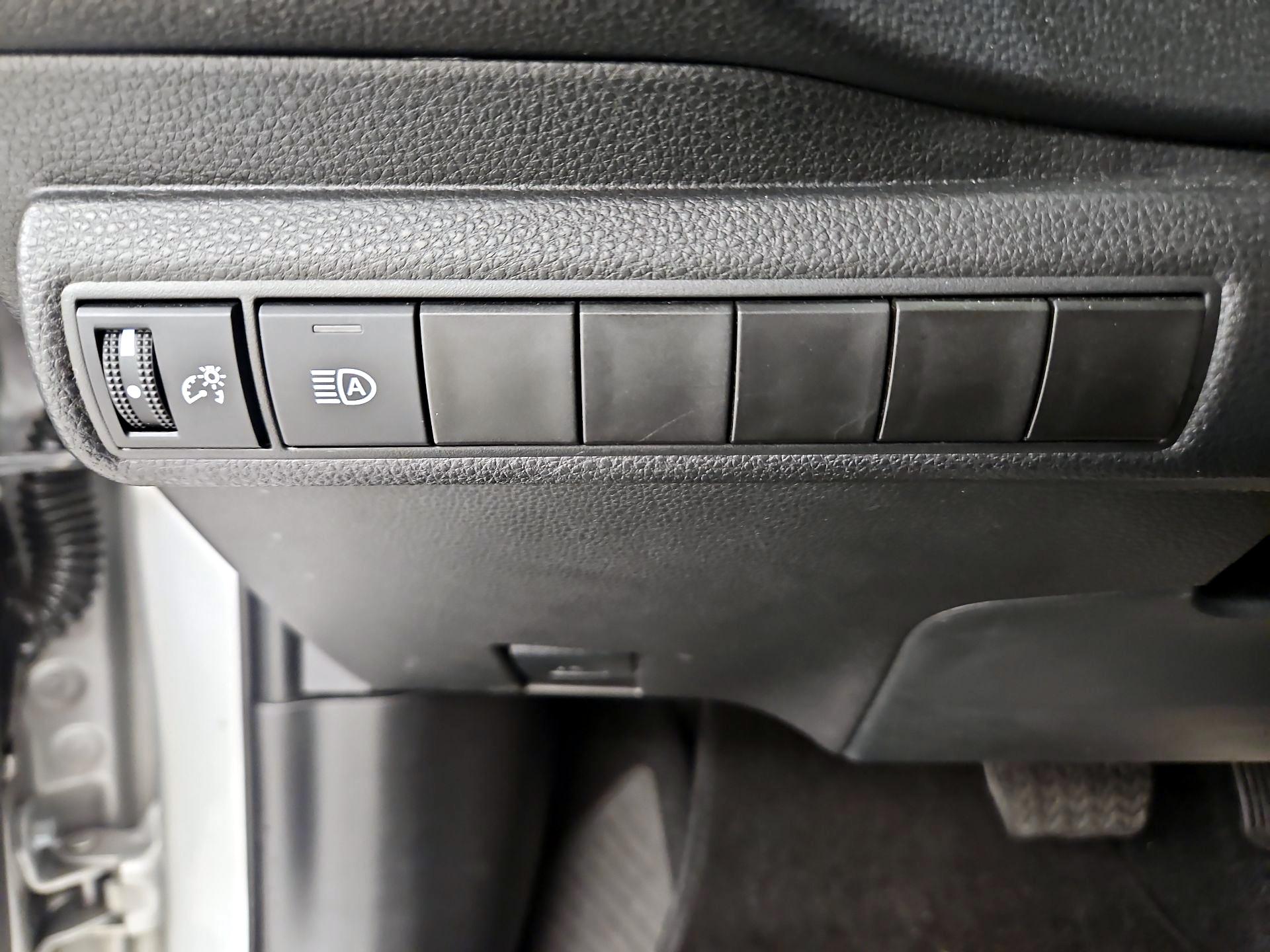 Thumbnail: 2025 Toyota Corolla - 13