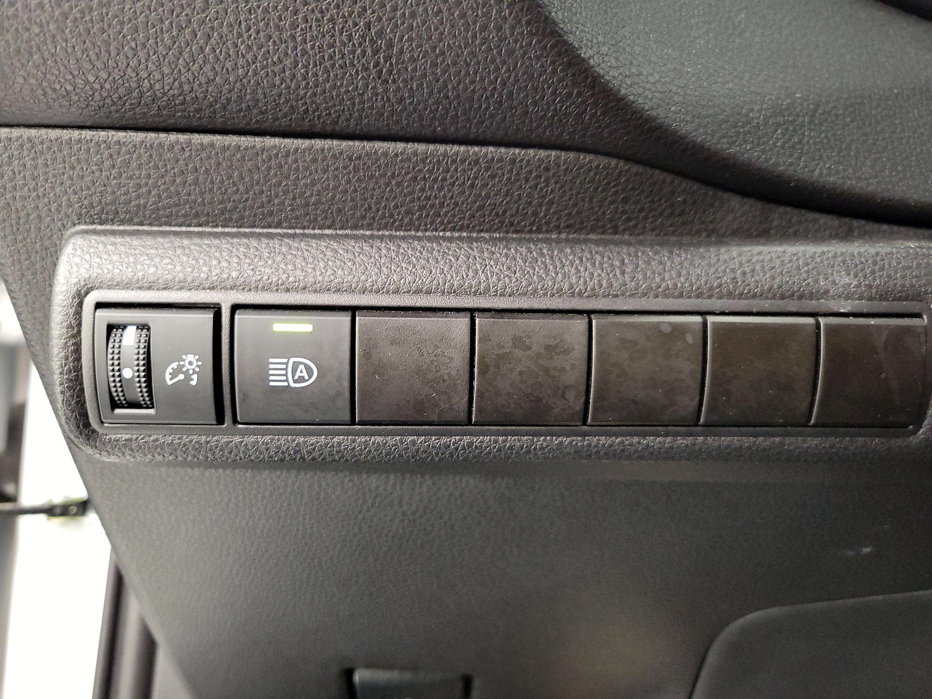 Thumbnail: 2025 Toyota Corolla - 13