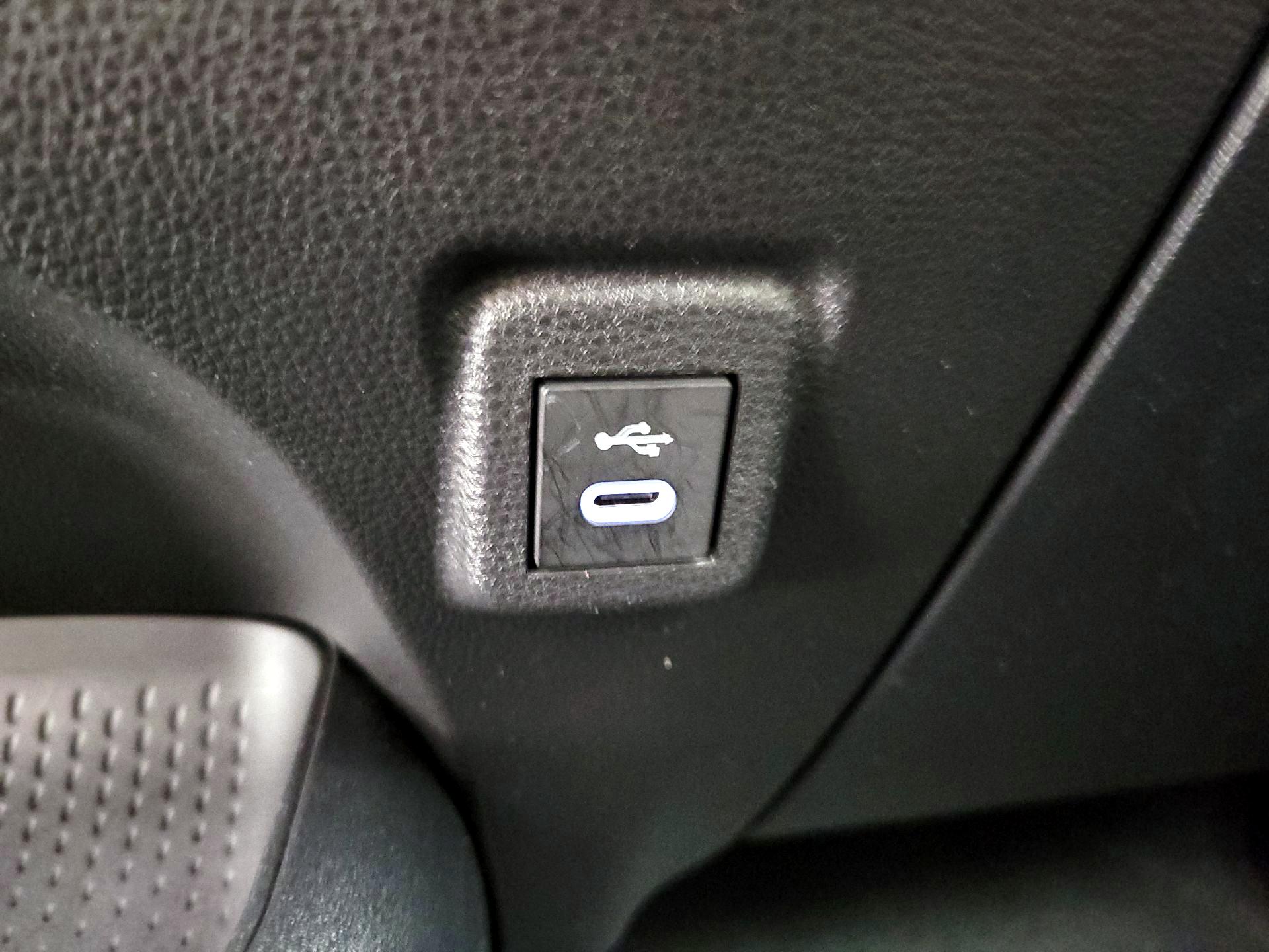 Thumbnail: 2025 Toyota Corolla - 18