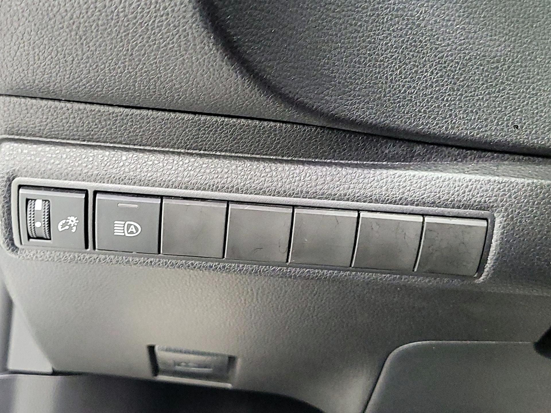 Thumbnail: 2025 Toyota Corolla - 11