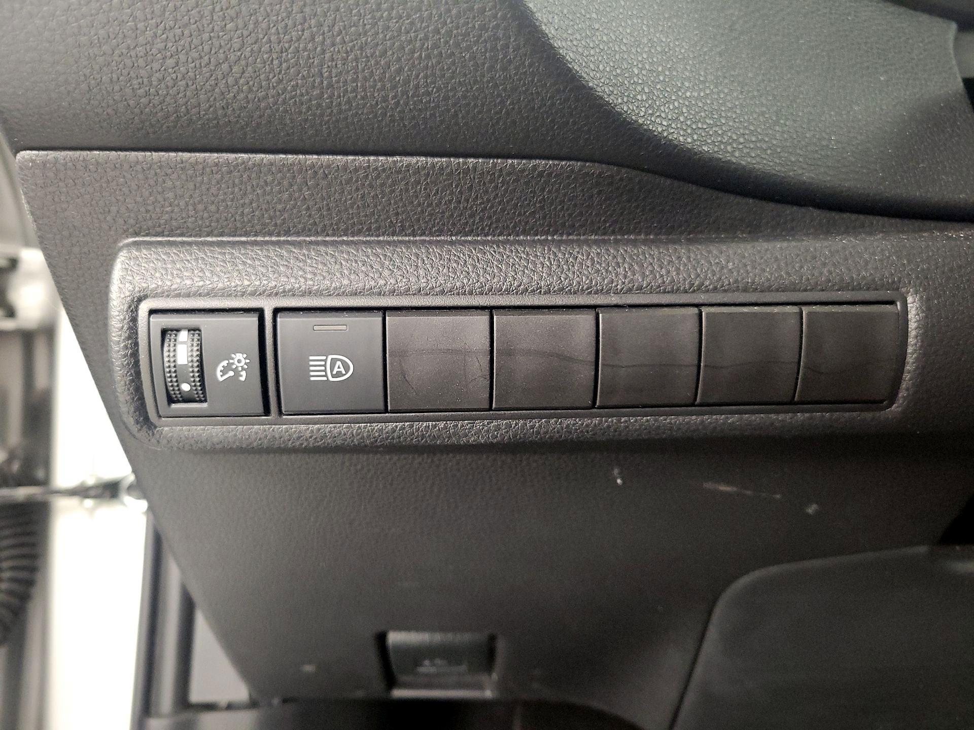 Thumbnail: 2025 Toyota Corolla - 13