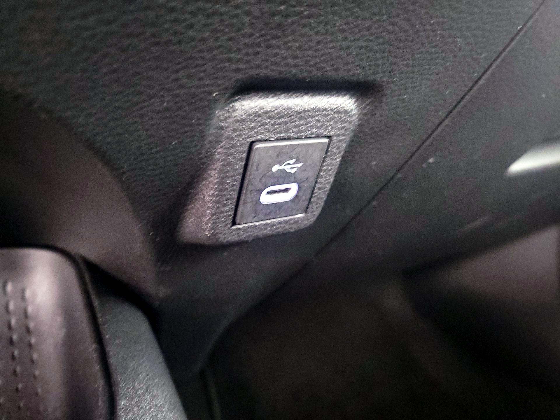 Thumbnail: 2025 Toyota Corolla - 18