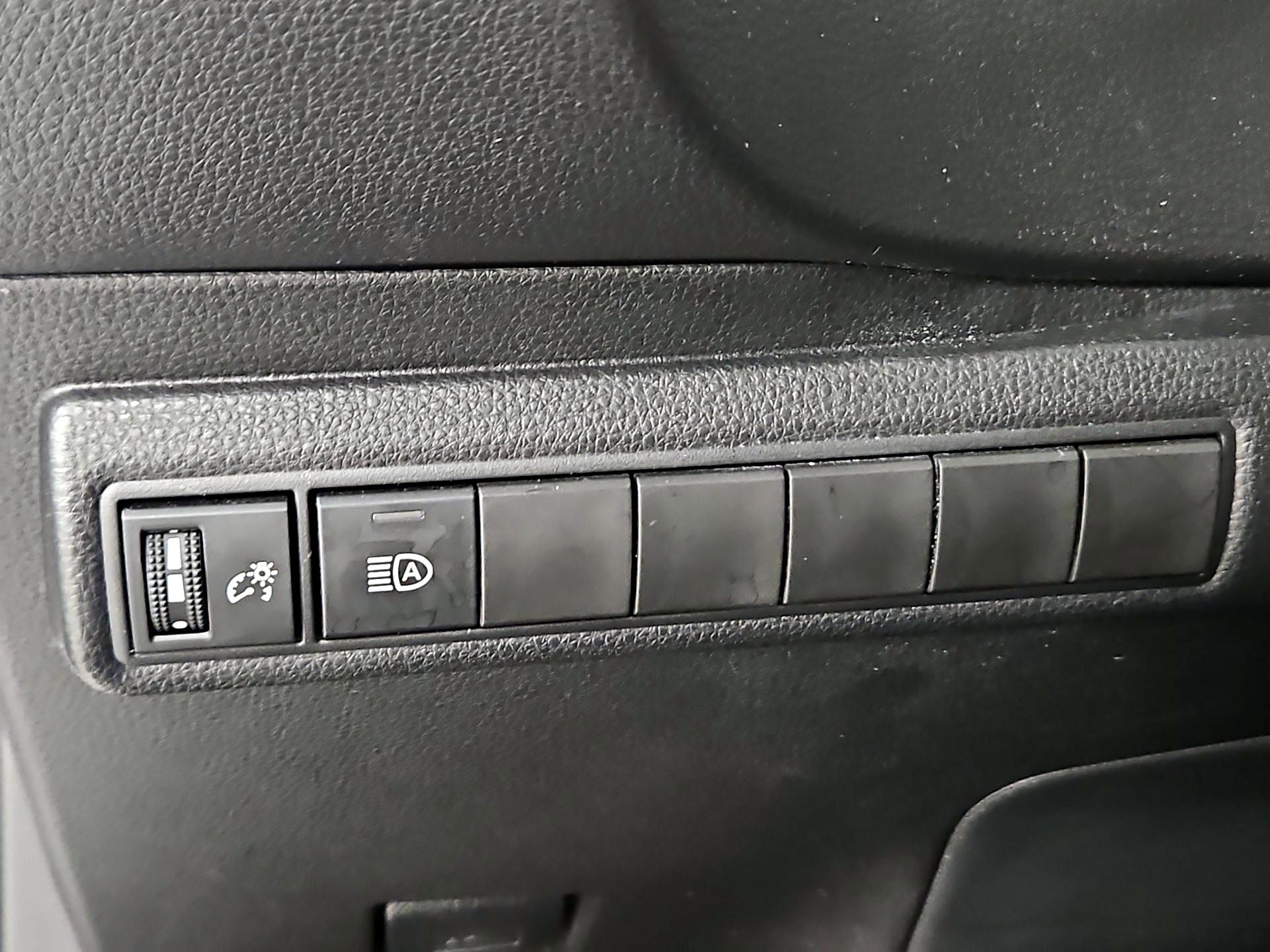 Thumbnail: 2025 Toyota Corolla - 13