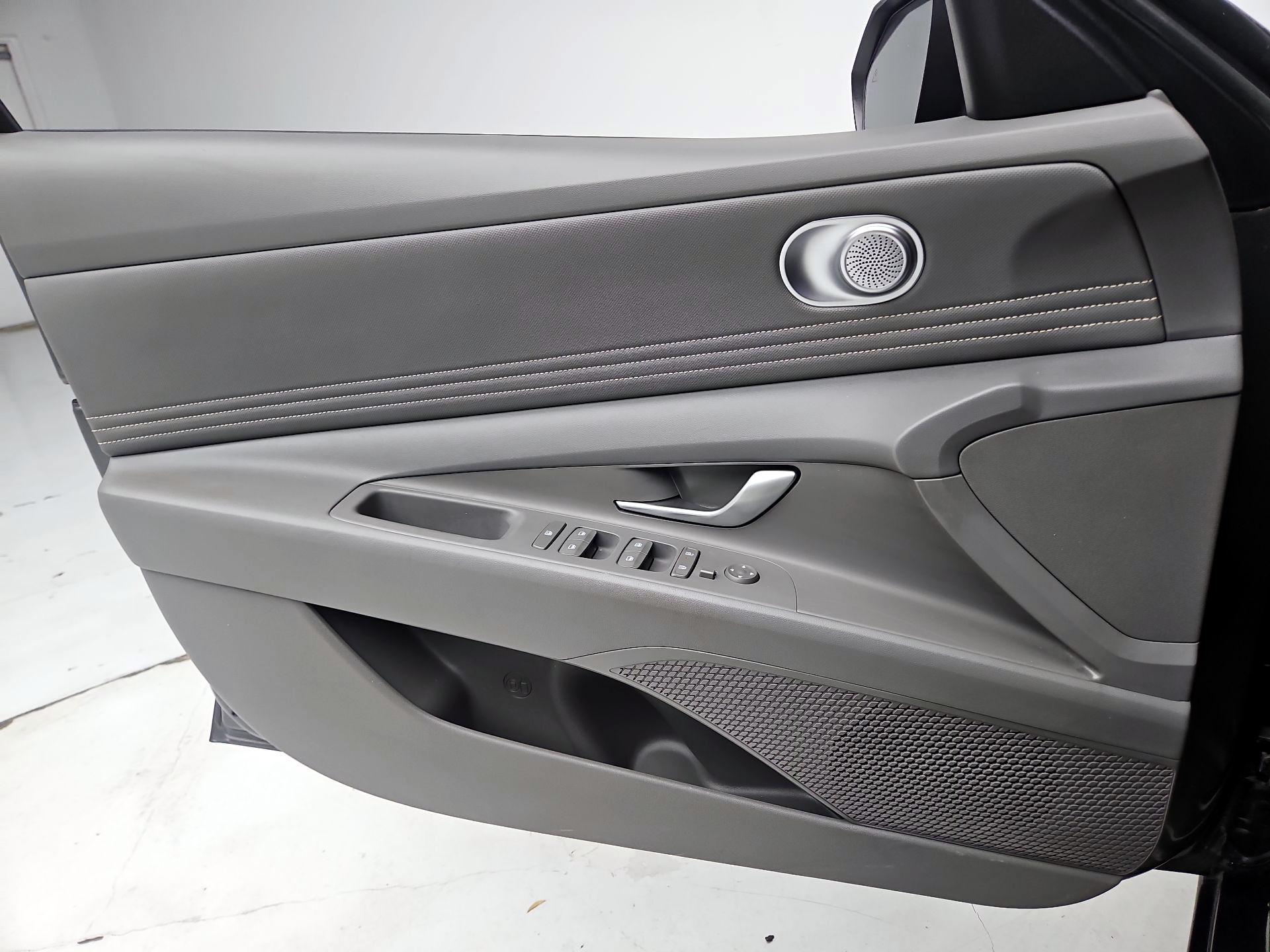 Thumbnail: 2025 Hyundai Elantra - 12