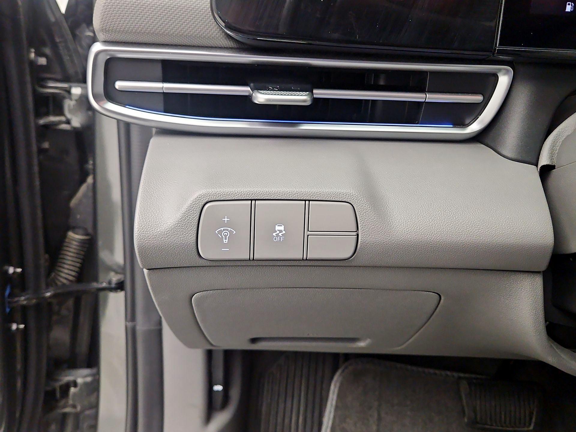 Thumbnail: 2025 Hyundai Elantra - 13