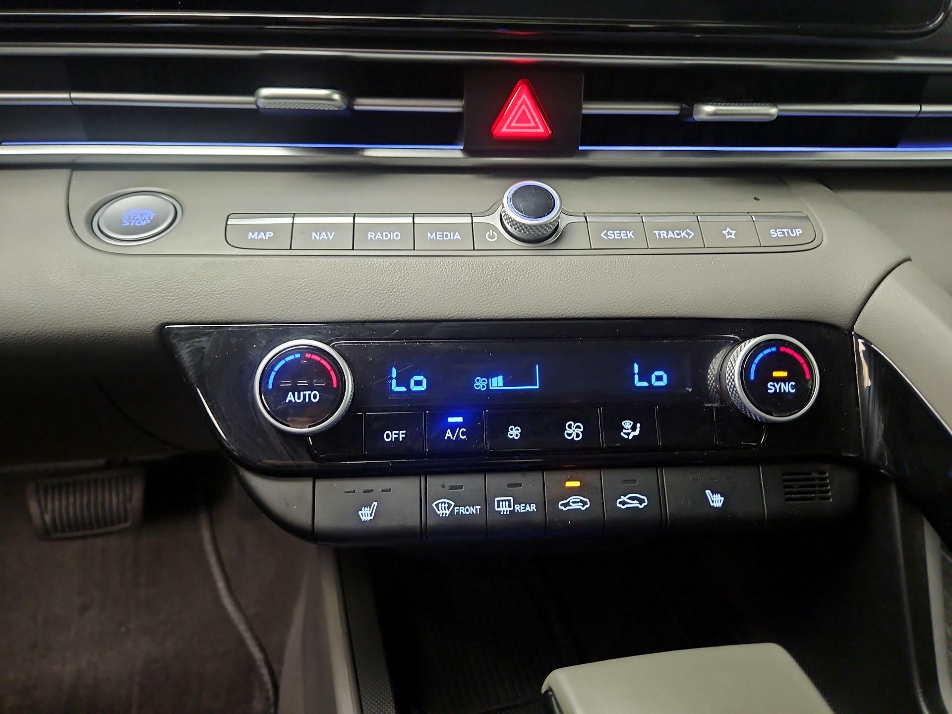 Thumbnail: 2025 Hyundai Elantra - 17