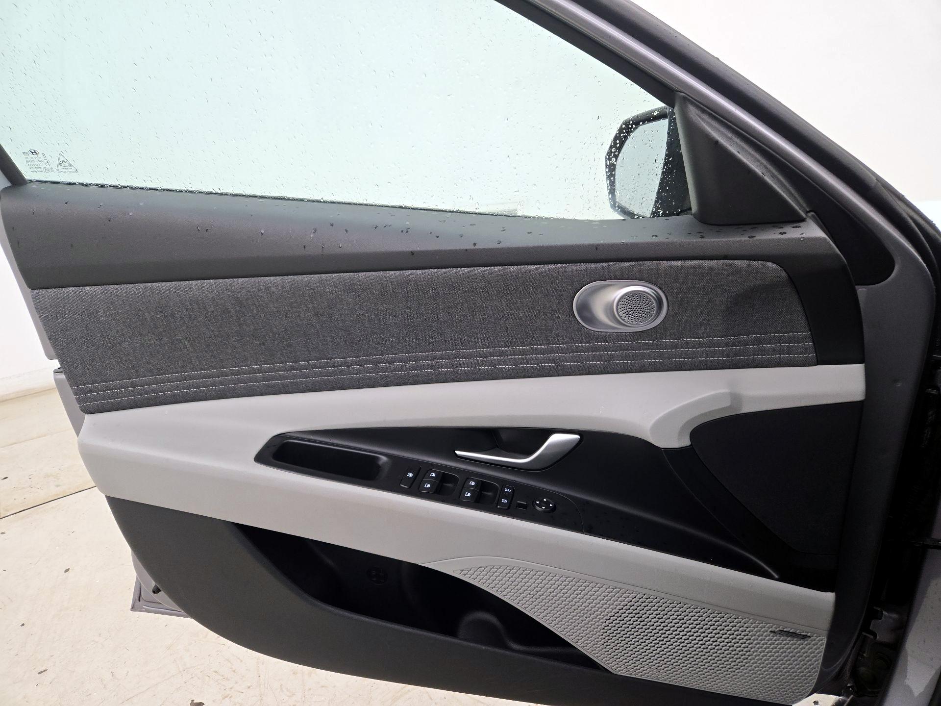 Thumbnail: 2025 Hyundai Elantra - 12