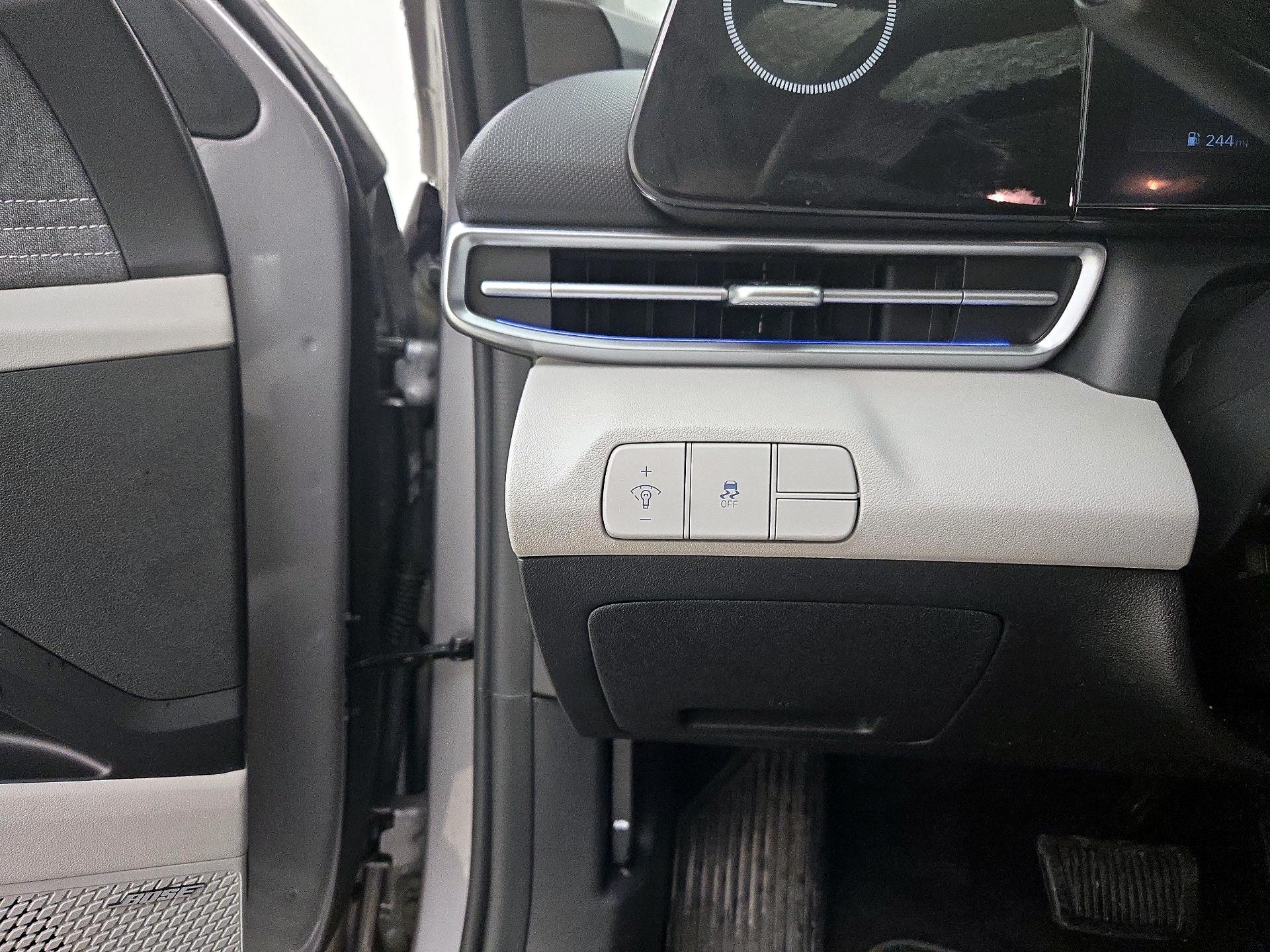 Thumbnail: 2025 Hyundai Elantra - 13