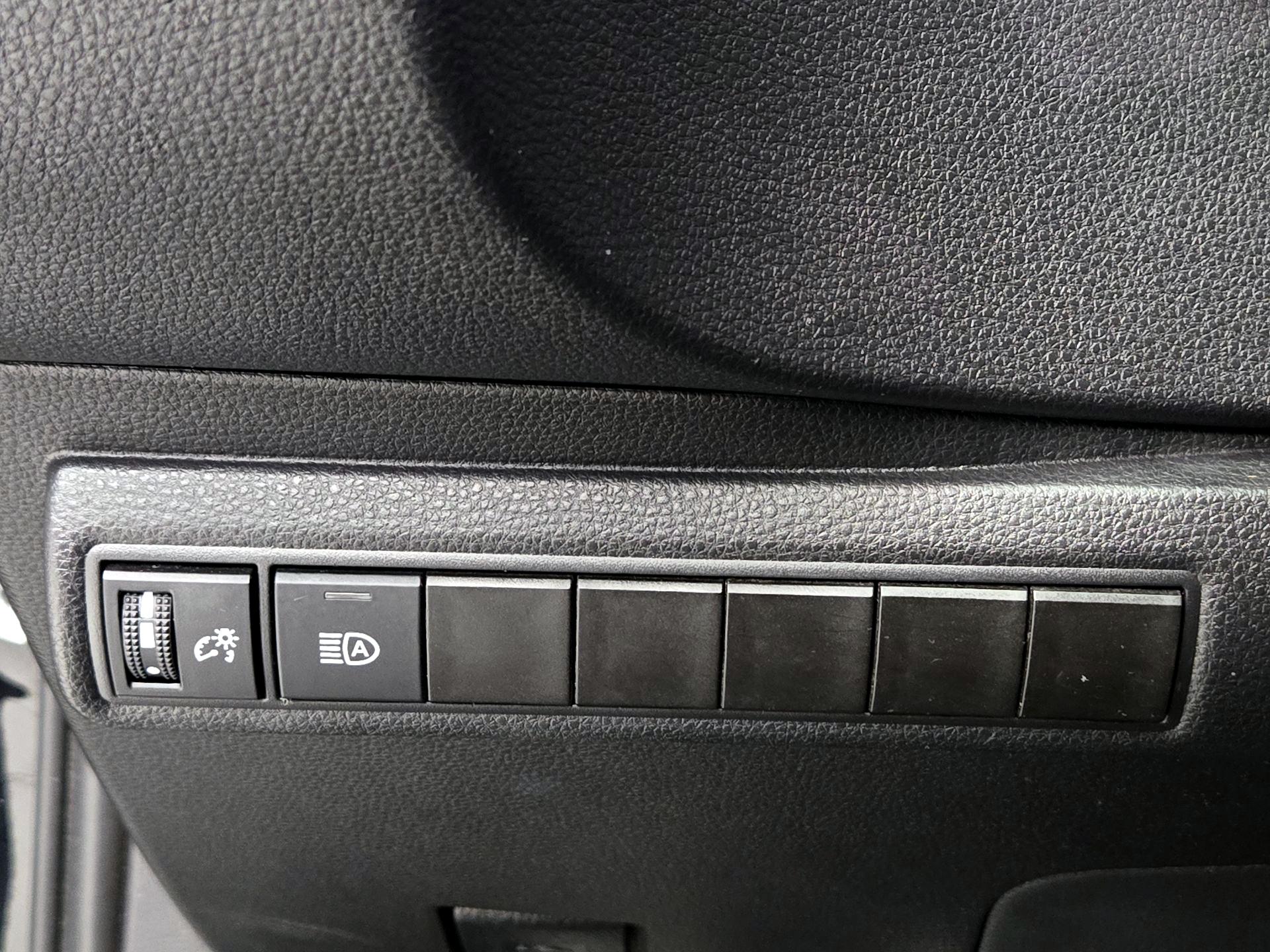 Thumbnail: 2025 Toyota Corolla - 13