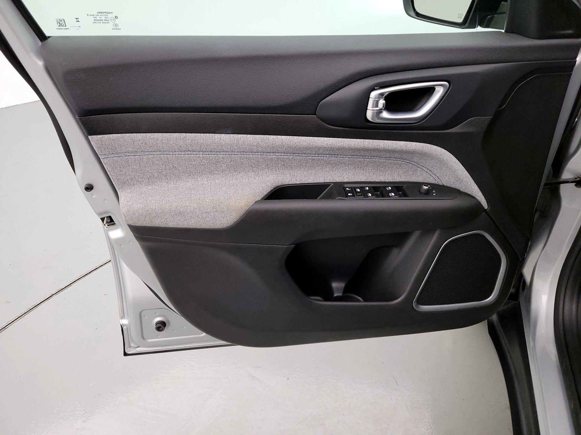 Thumbnail: 2025 Jeep Compass - 12