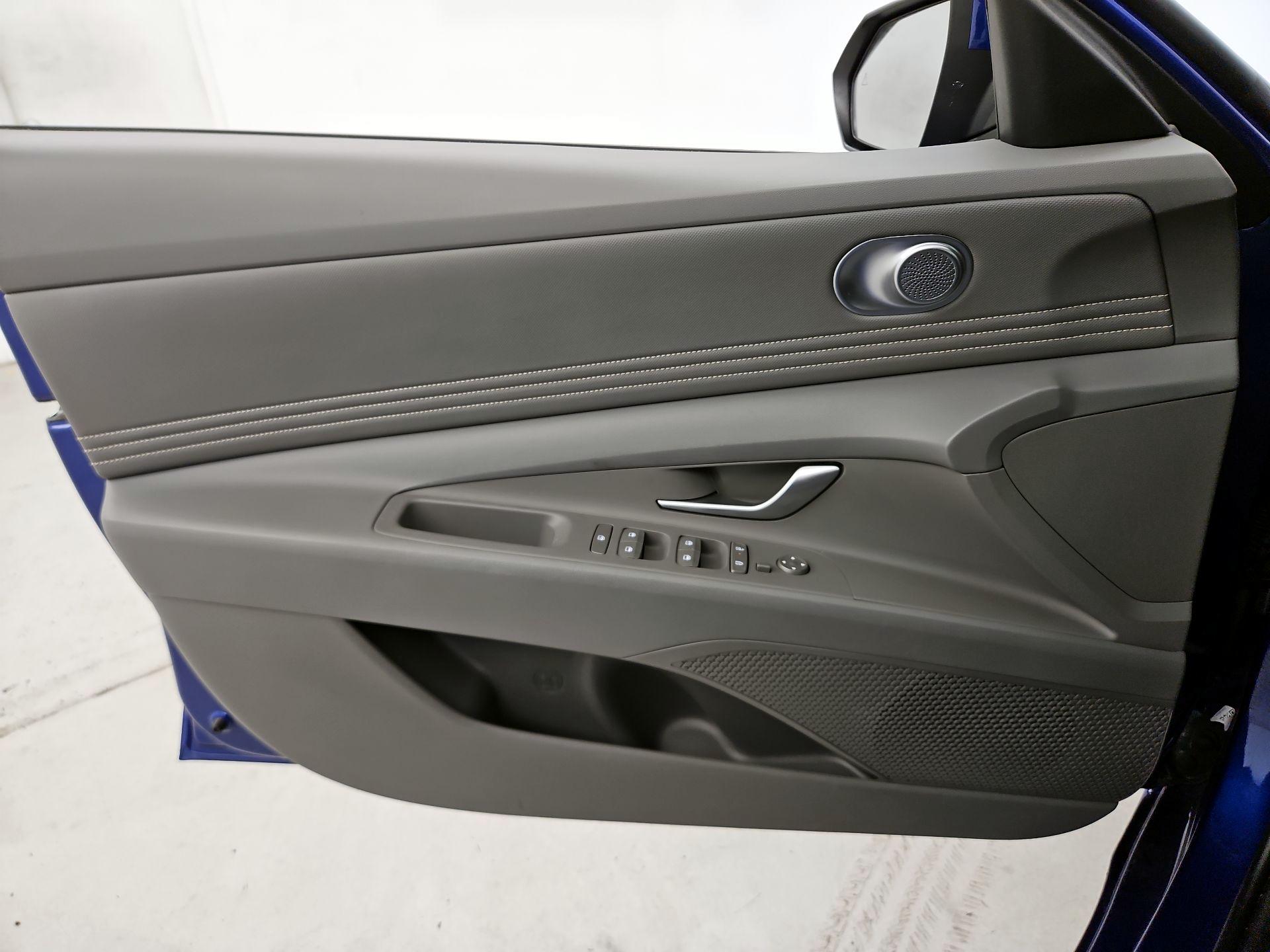 Thumbnail: 2025 Hyundai Elantra - 12