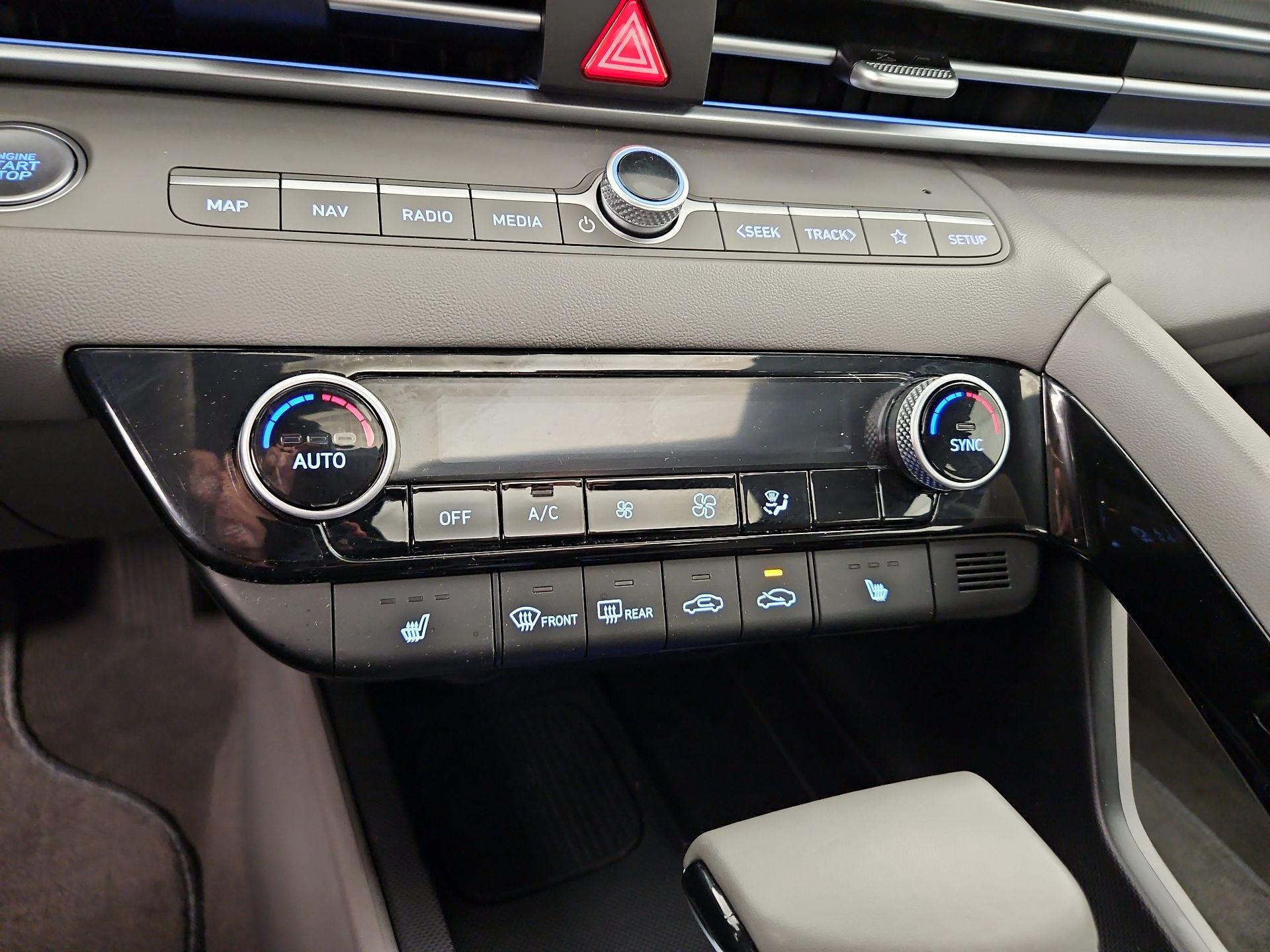 Thumbnail: 2025 Hyundai Elantra - 17