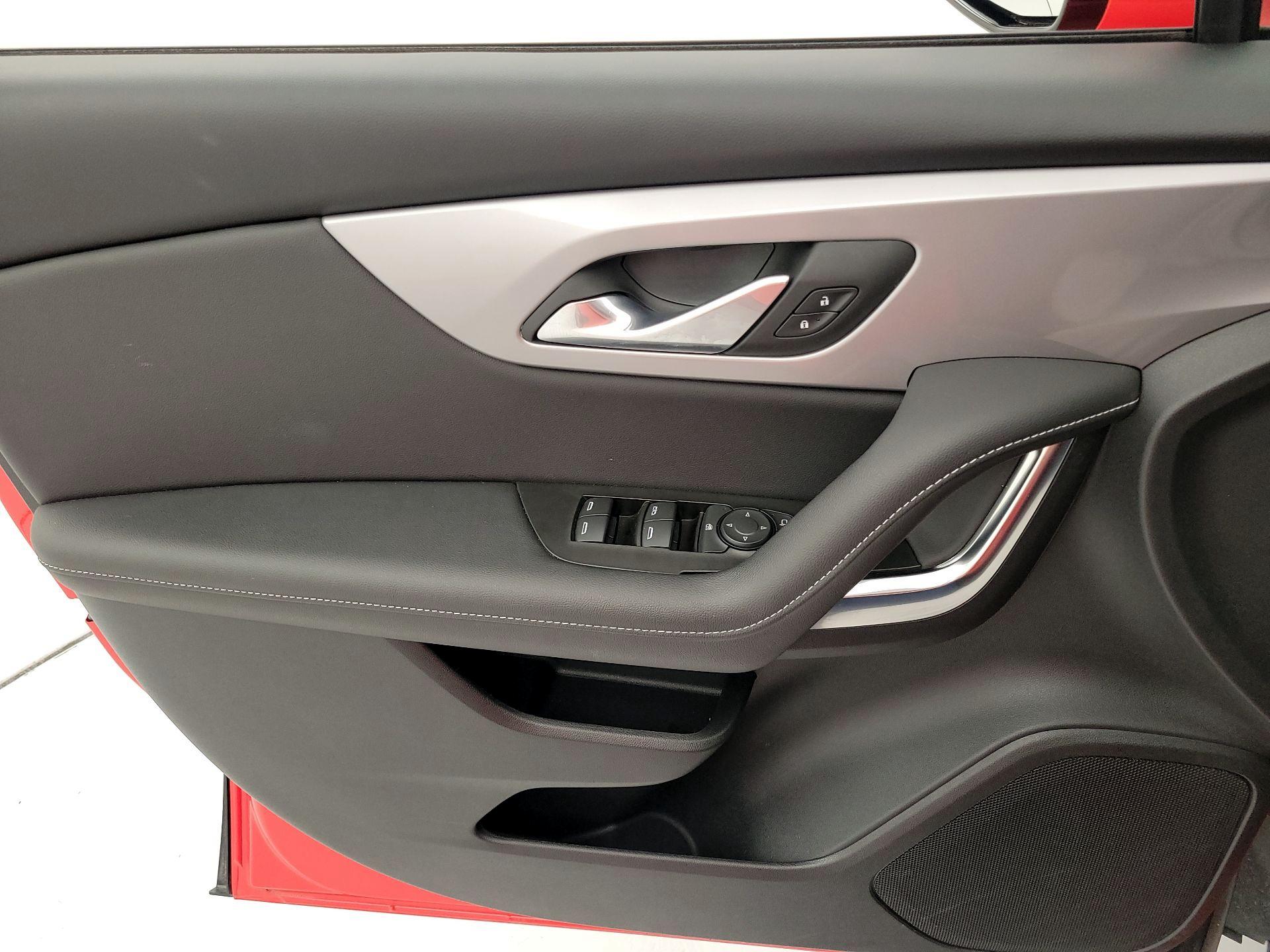 Thumbnail: 2025 Chevrolet Blazer - 12