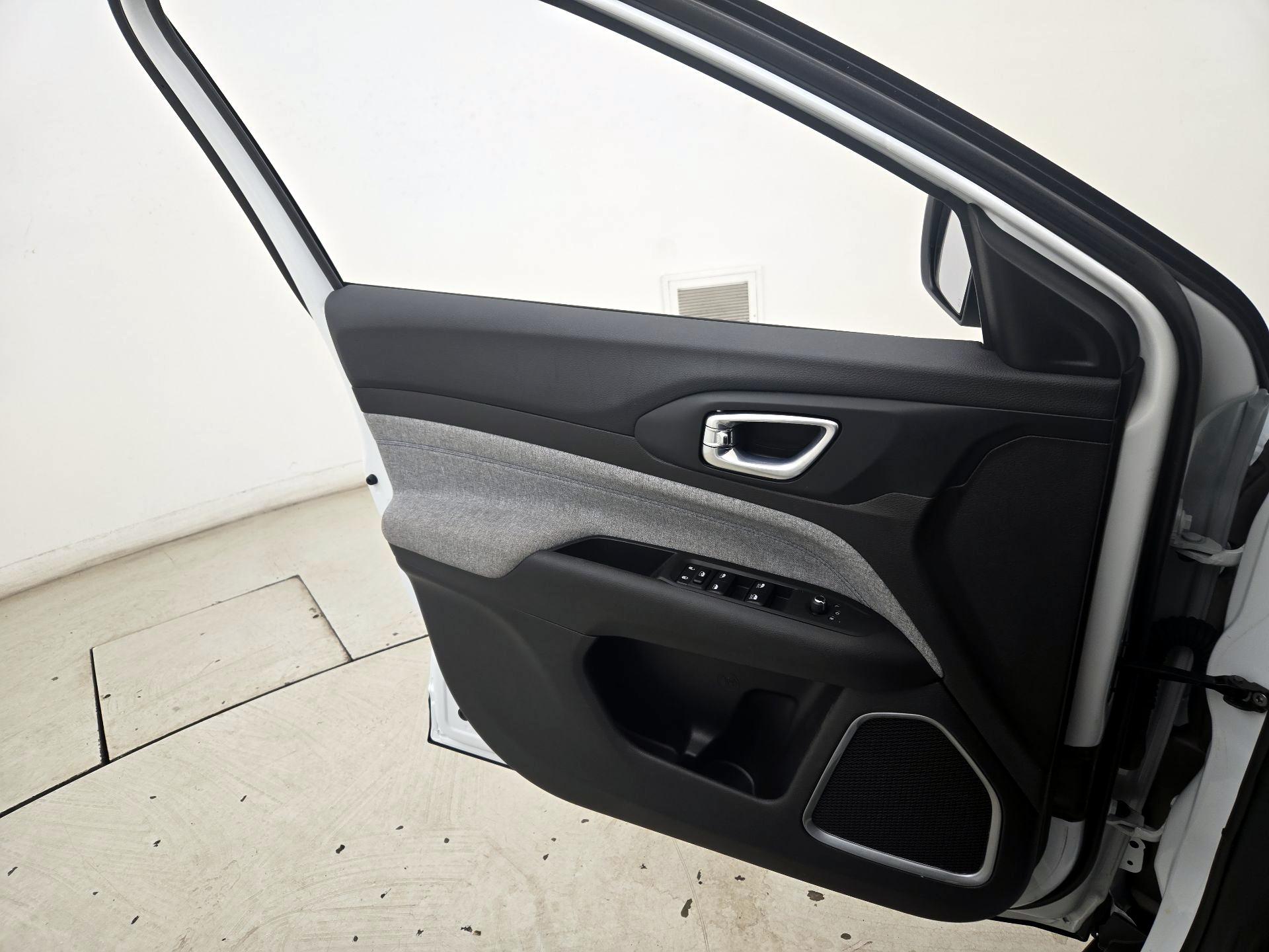 Thumbnail: 2025 Jeep Compass - 12