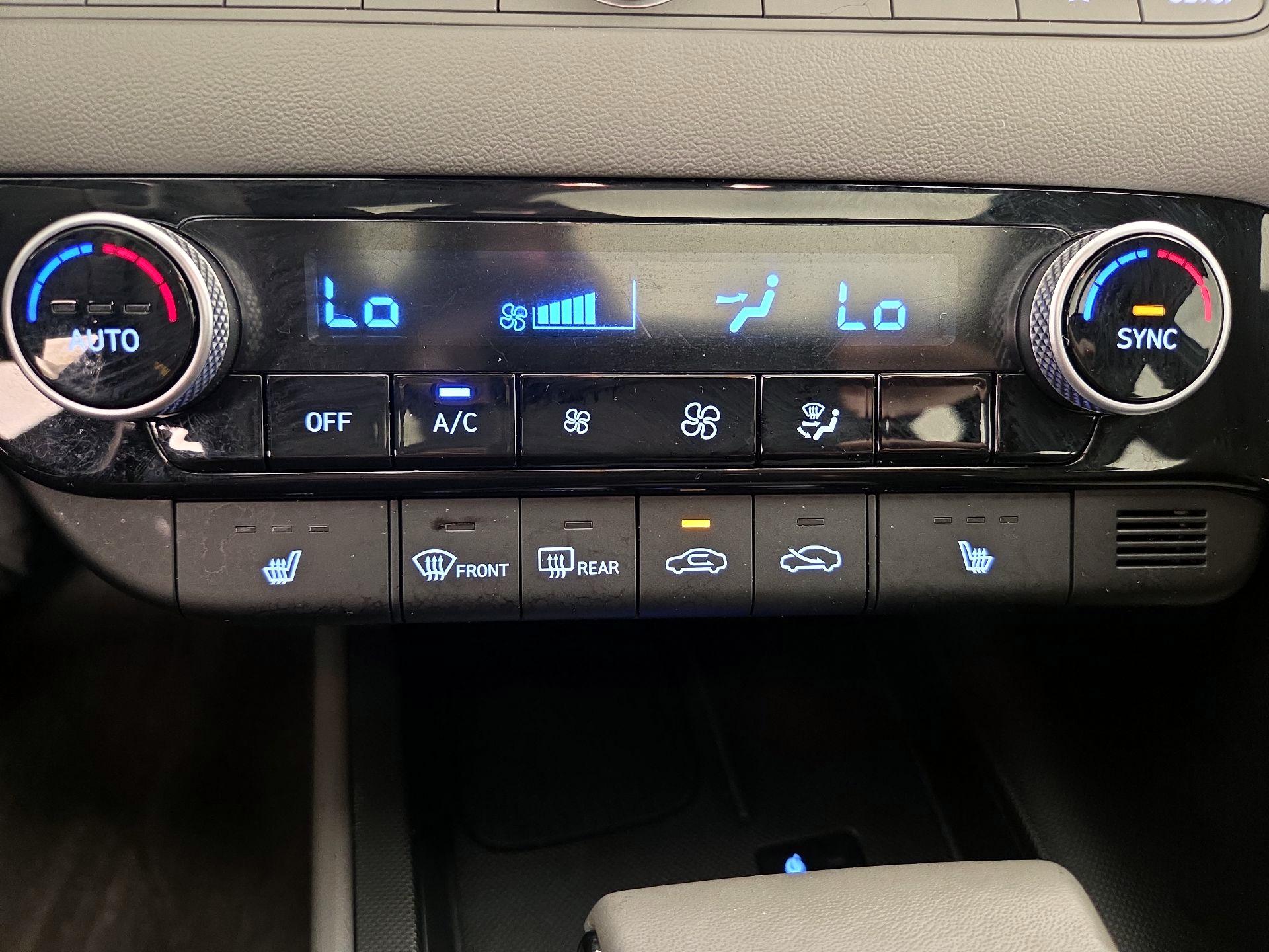 Thumbnail: 2025 Hyundai Elantra - 17