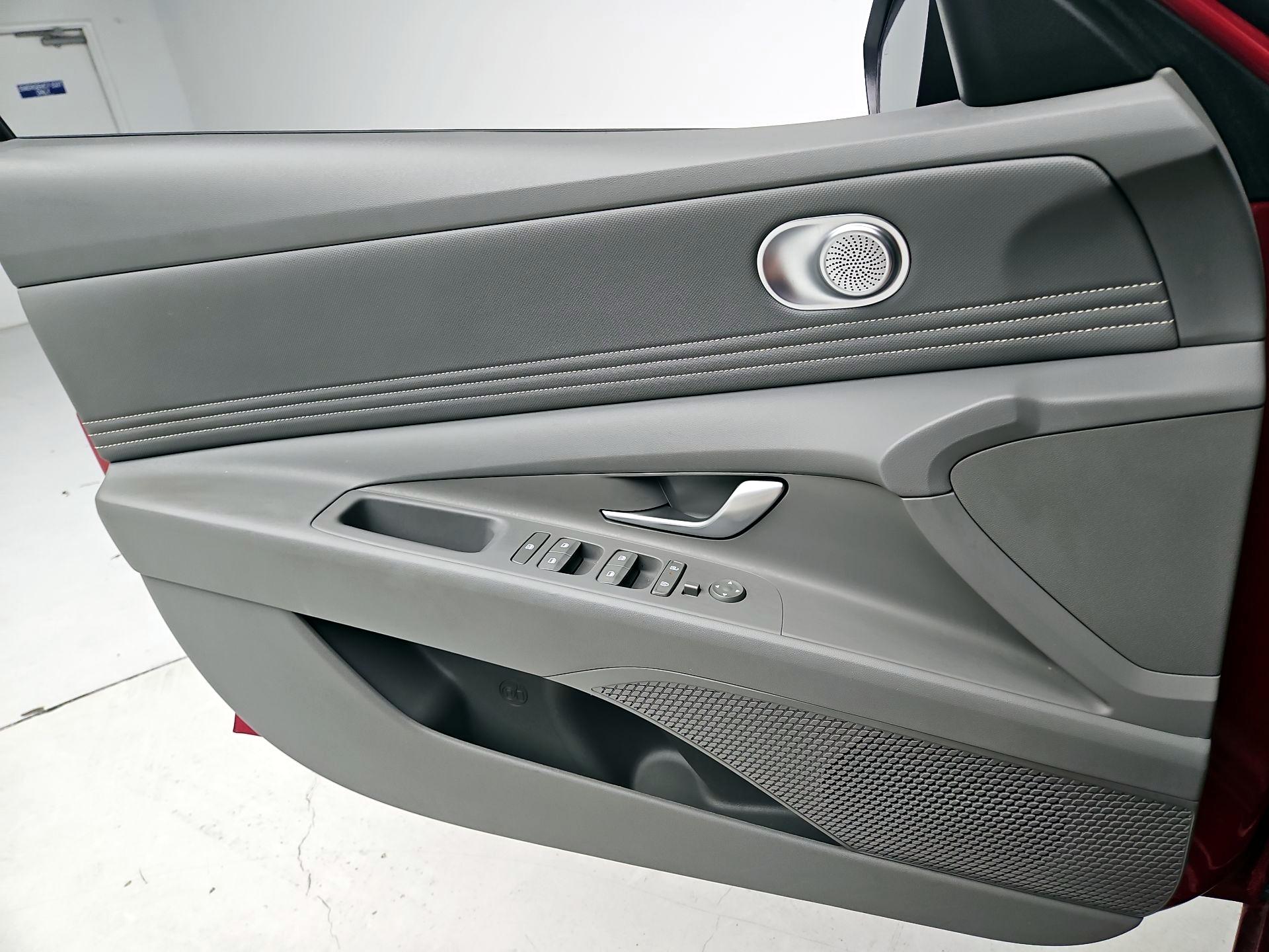 Thumbnail: 2025 Hyundai Elantra - 12