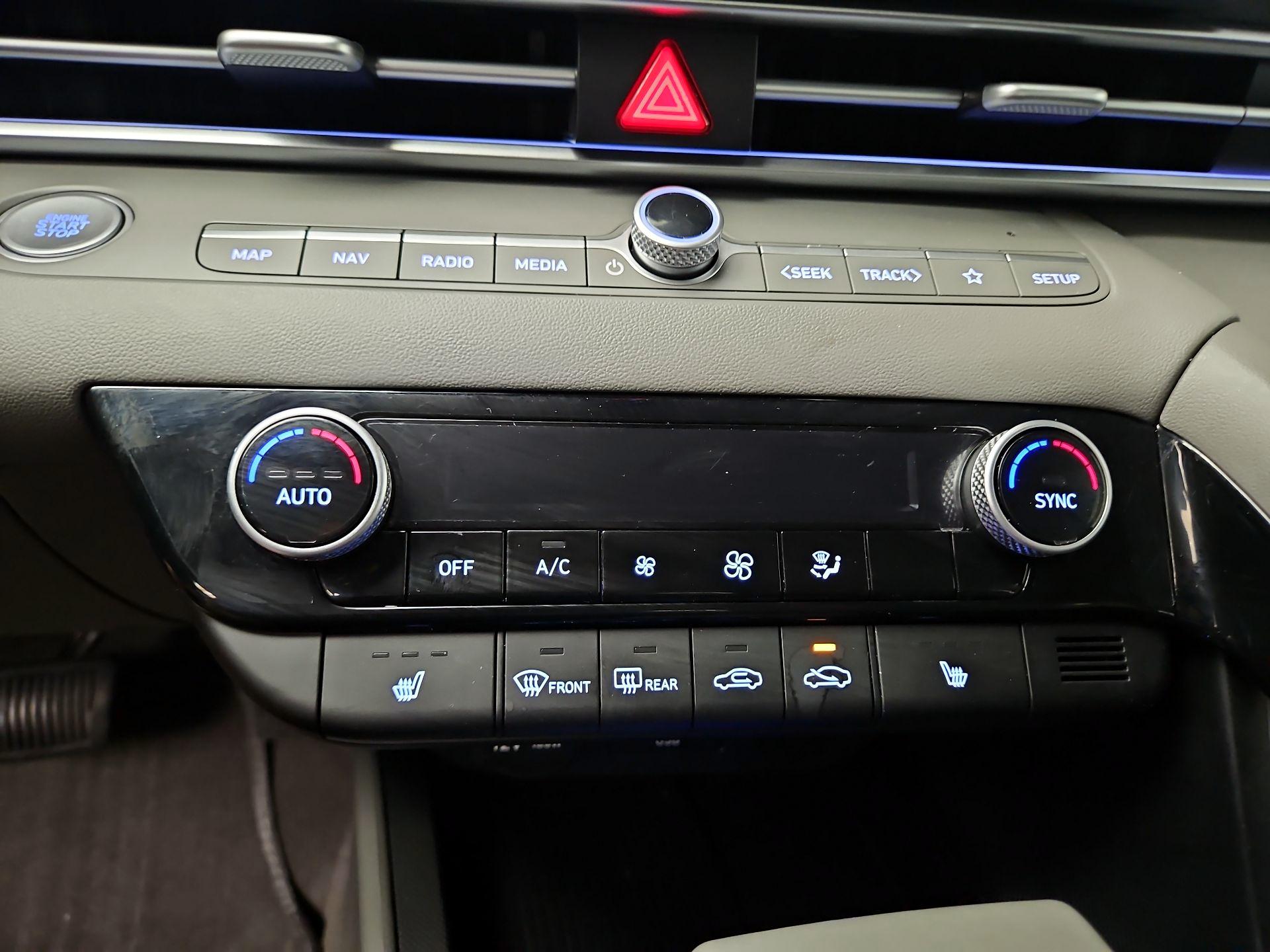 Thumbnail: 2025 Hyundai Elantra - 17