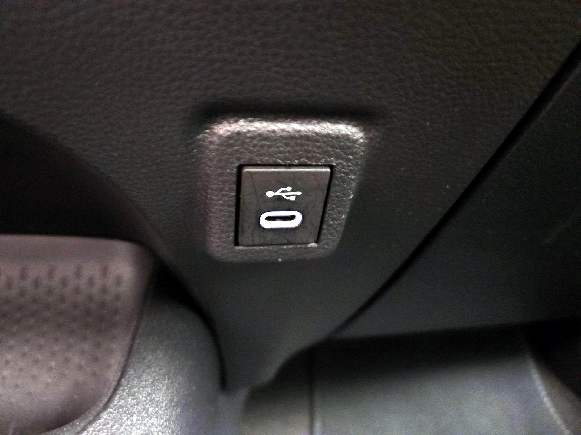 Thumbnail: 2025 Toyota Corolla - 18