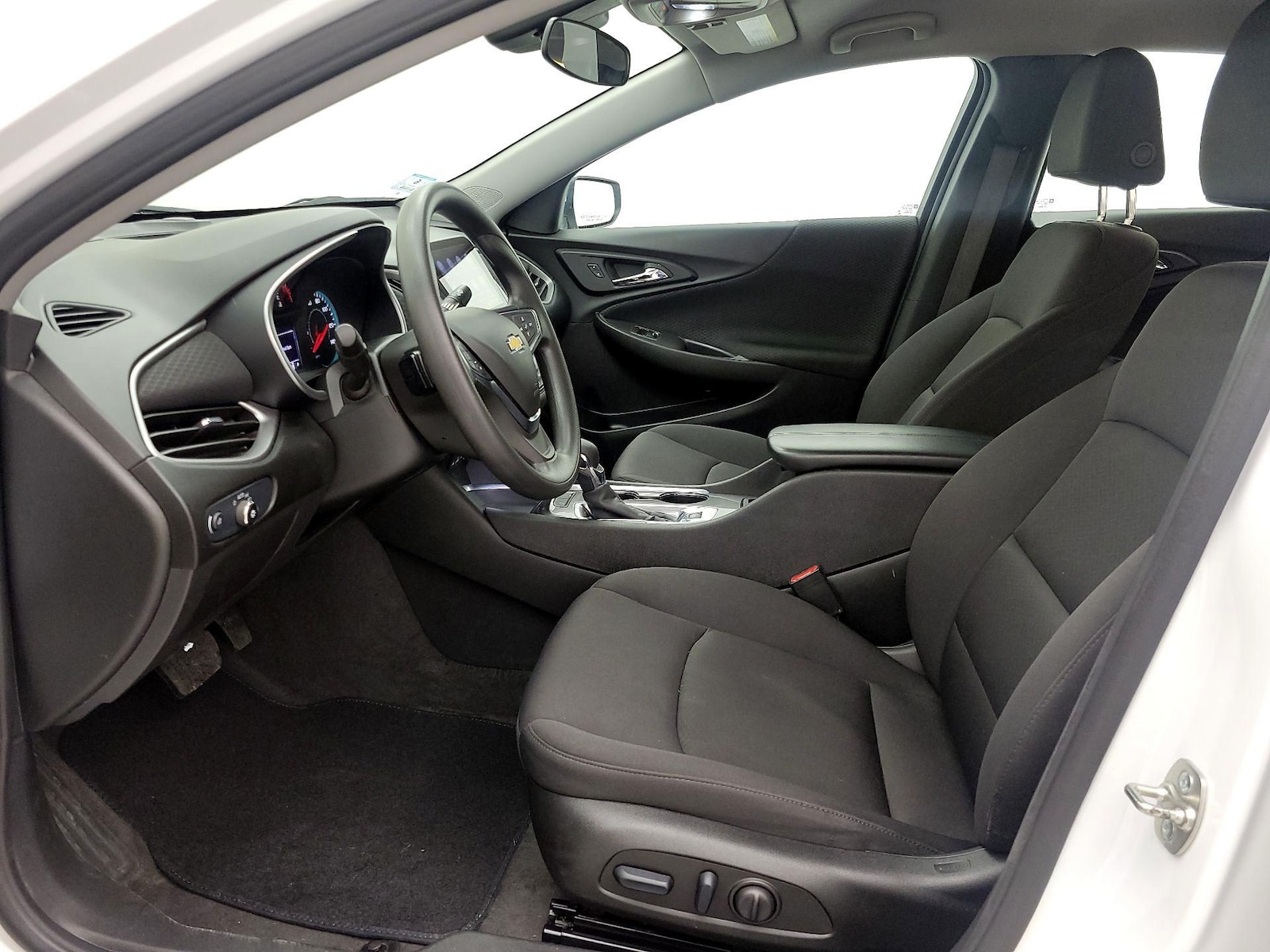 2024 Chevrolet Malibu 1LT - Photo 12