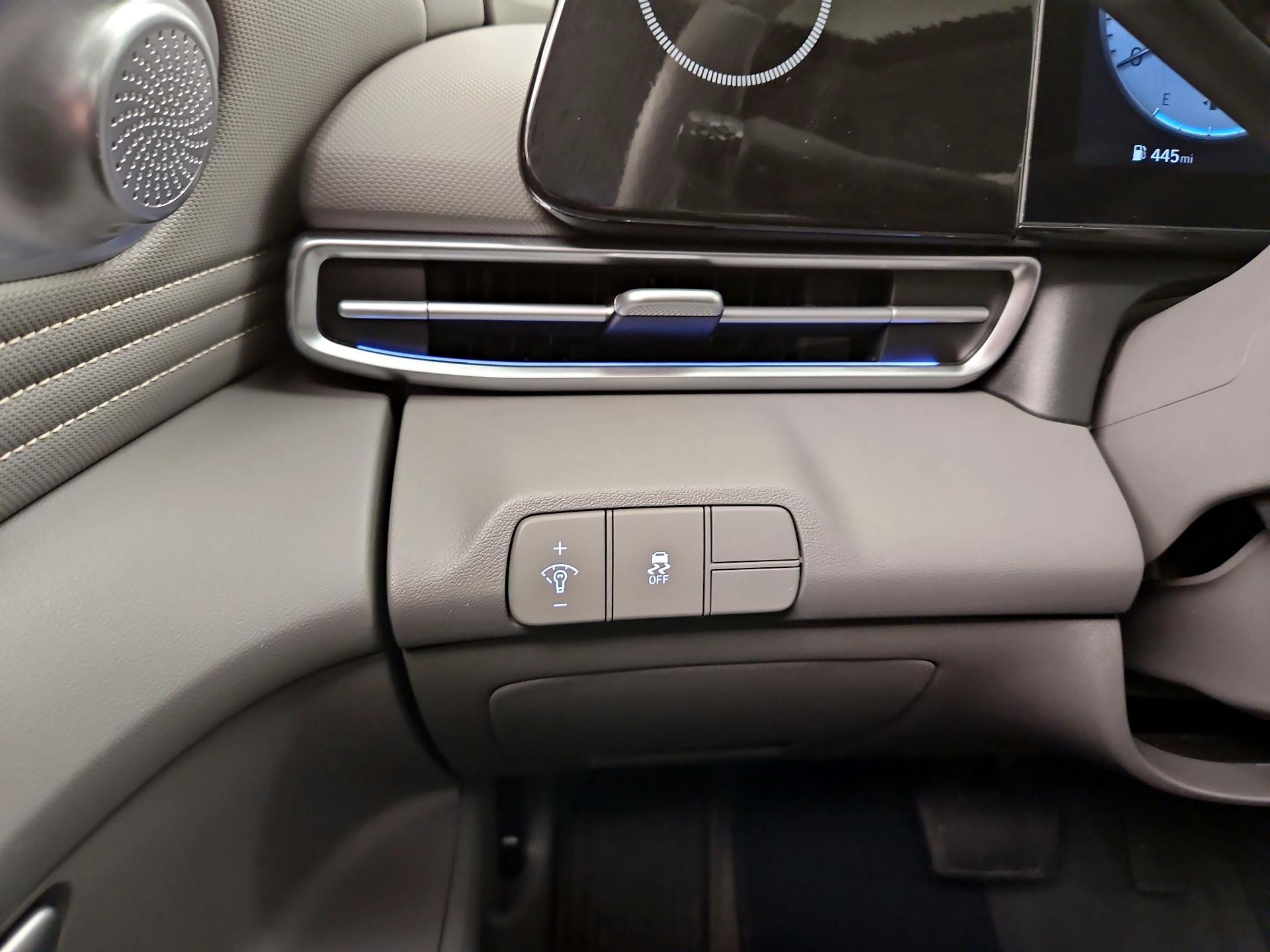 Thumbnail: 2025 Hyundai Elantra - 13