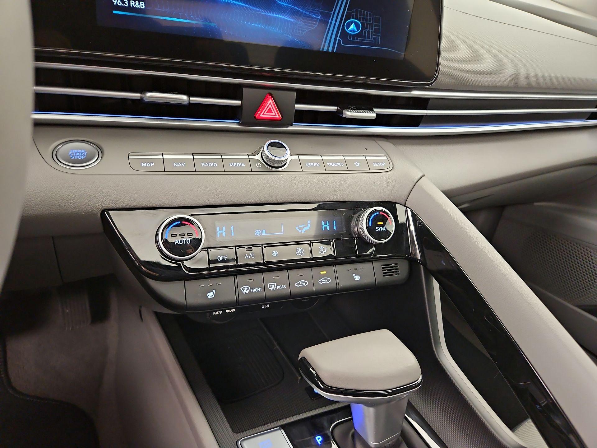 Thumbnail: 2025 Hyundai Elantra - 17